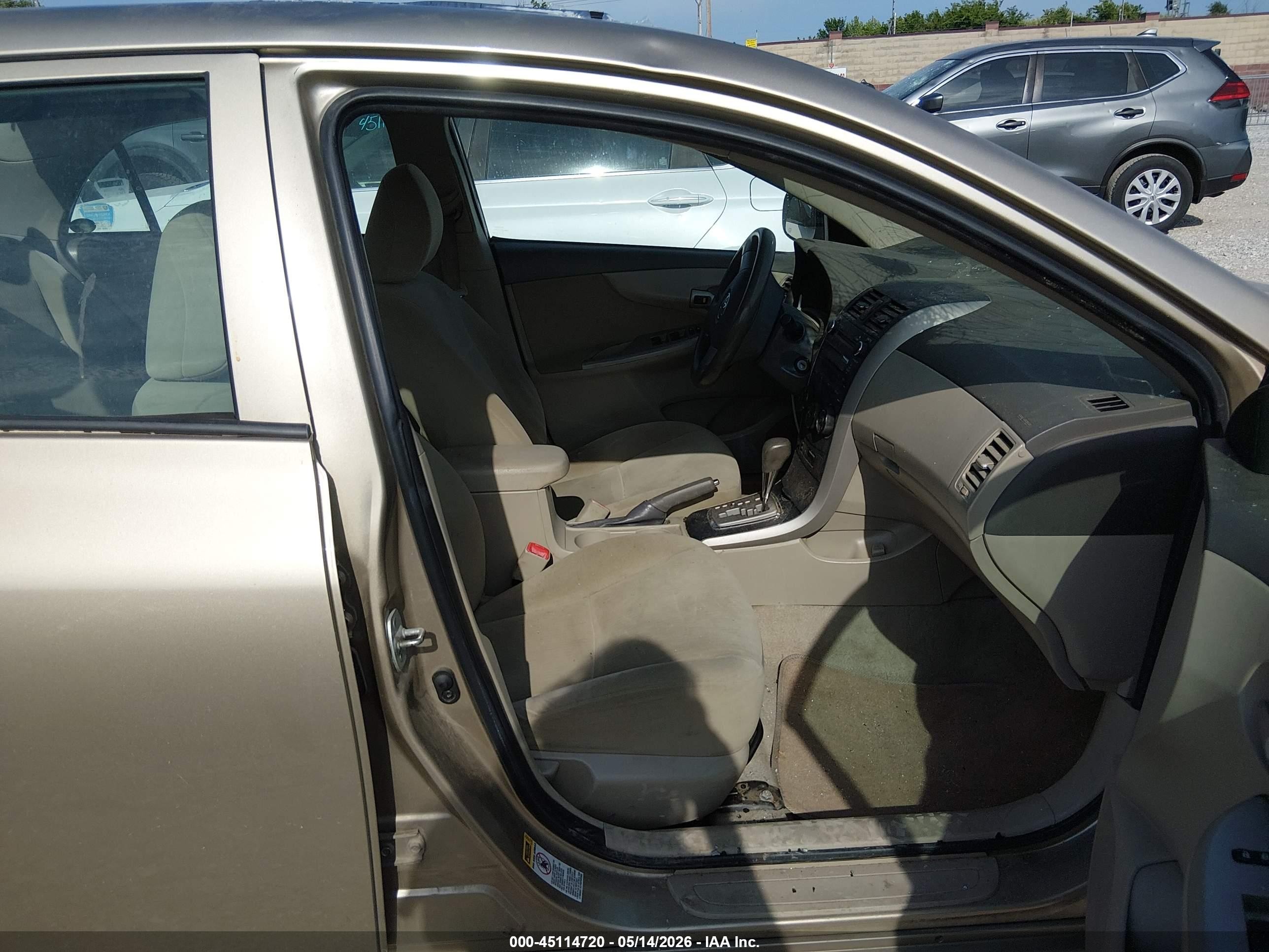2010 Toyota Corolla Le Gold vin: 1NXBU4EE7AZ296732