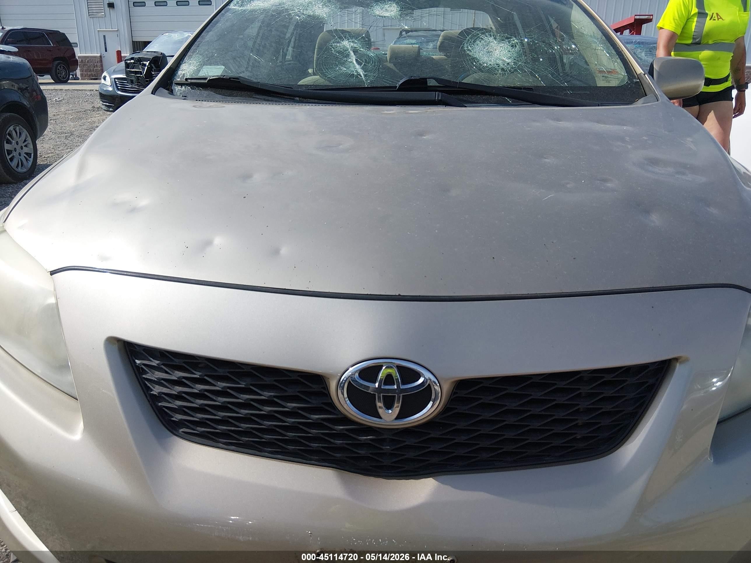 2010 Toyota Corolla Le Gold vin: 1NXBU4EE7AZ296732