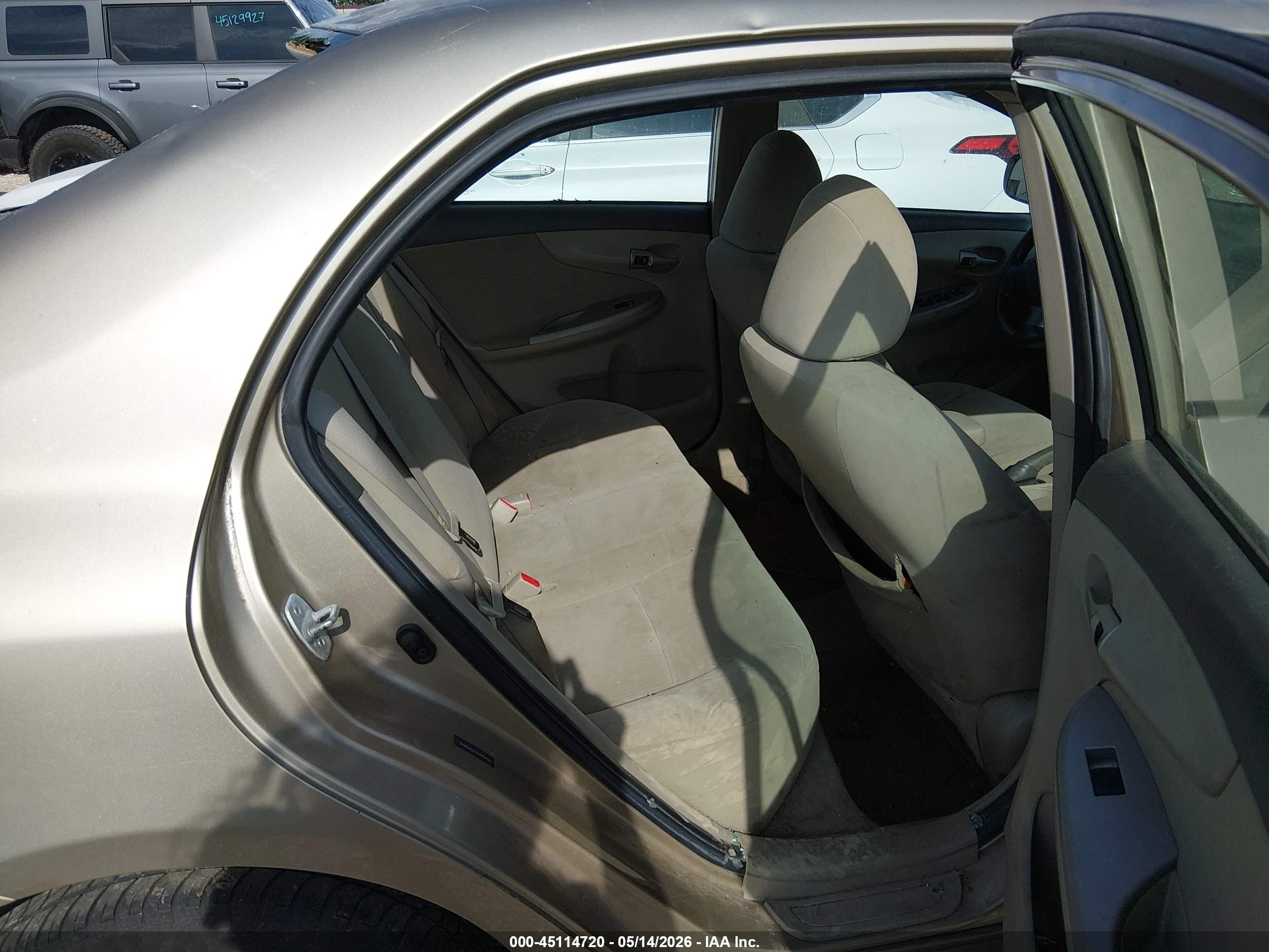 2010 Toyota Corolla Le Gold vin: 1NXBU4EE7AZ296732