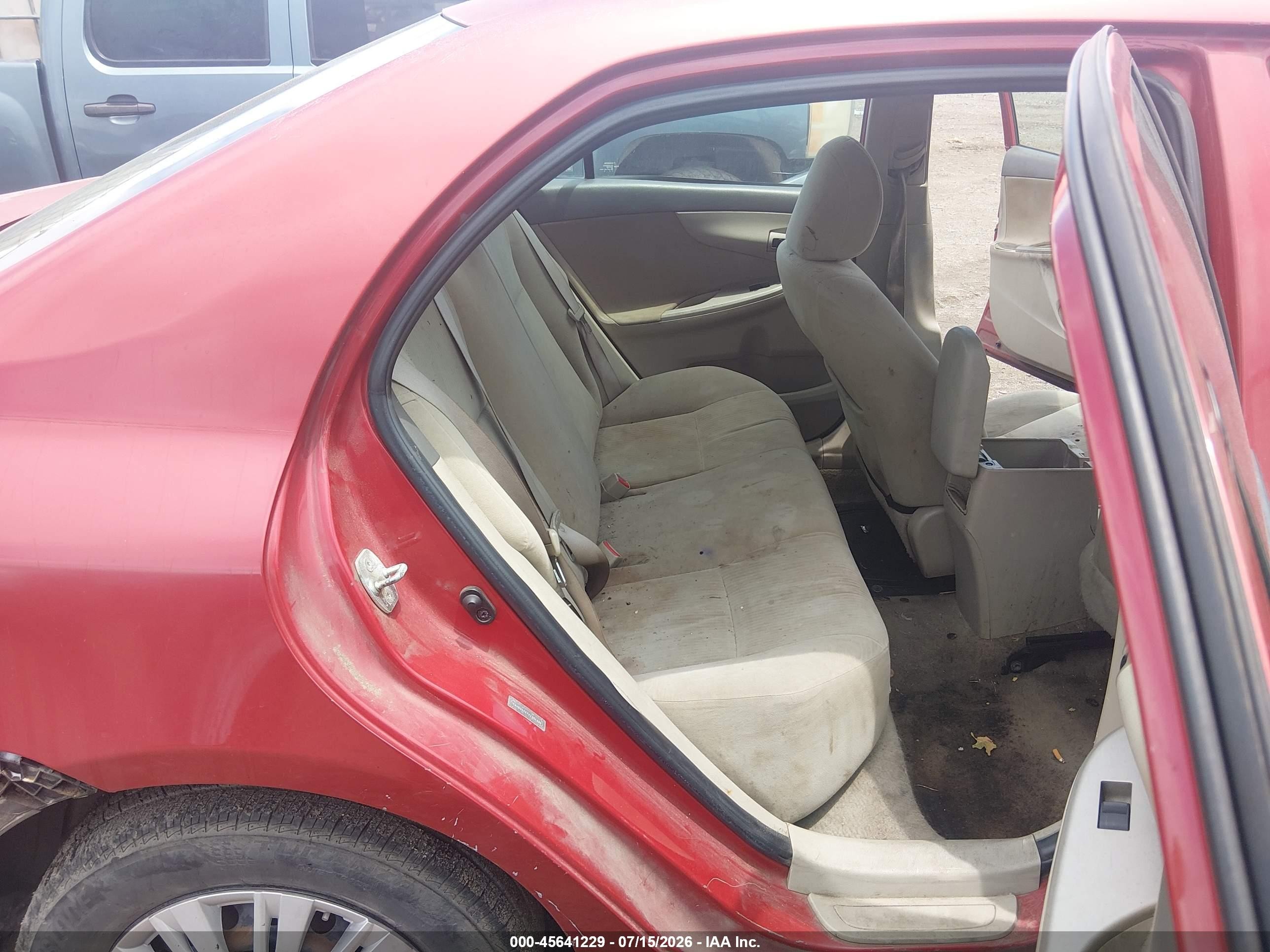 2010 Toyota Corolla Le Red vin: 1NXBU4EE7AZ304280