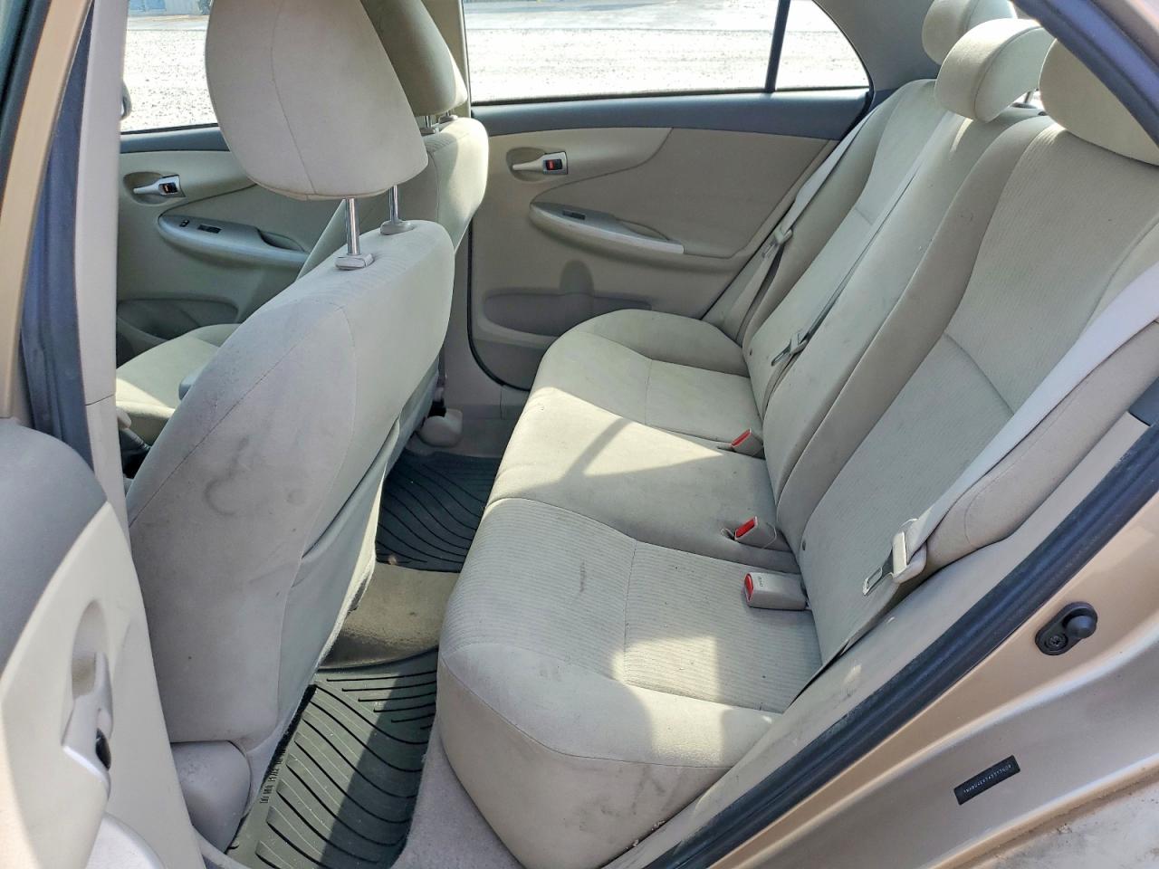 2010 Toyota Corolla Le Beige vin: 1NXBU4EE7AZ313609