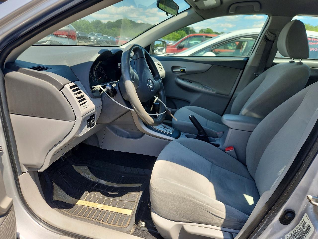 2010 Toyota Corolla Le Gray vin: 1NXBU4EE7AZ356959