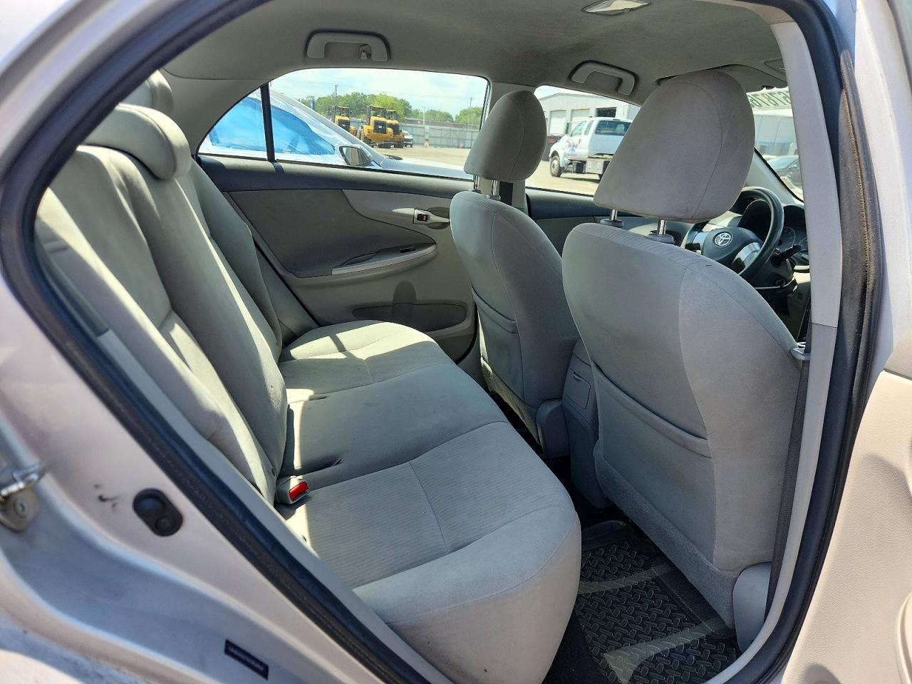 2010 Toyota Corolla Le Gray vin: 1NXBU4EE7AZ356959