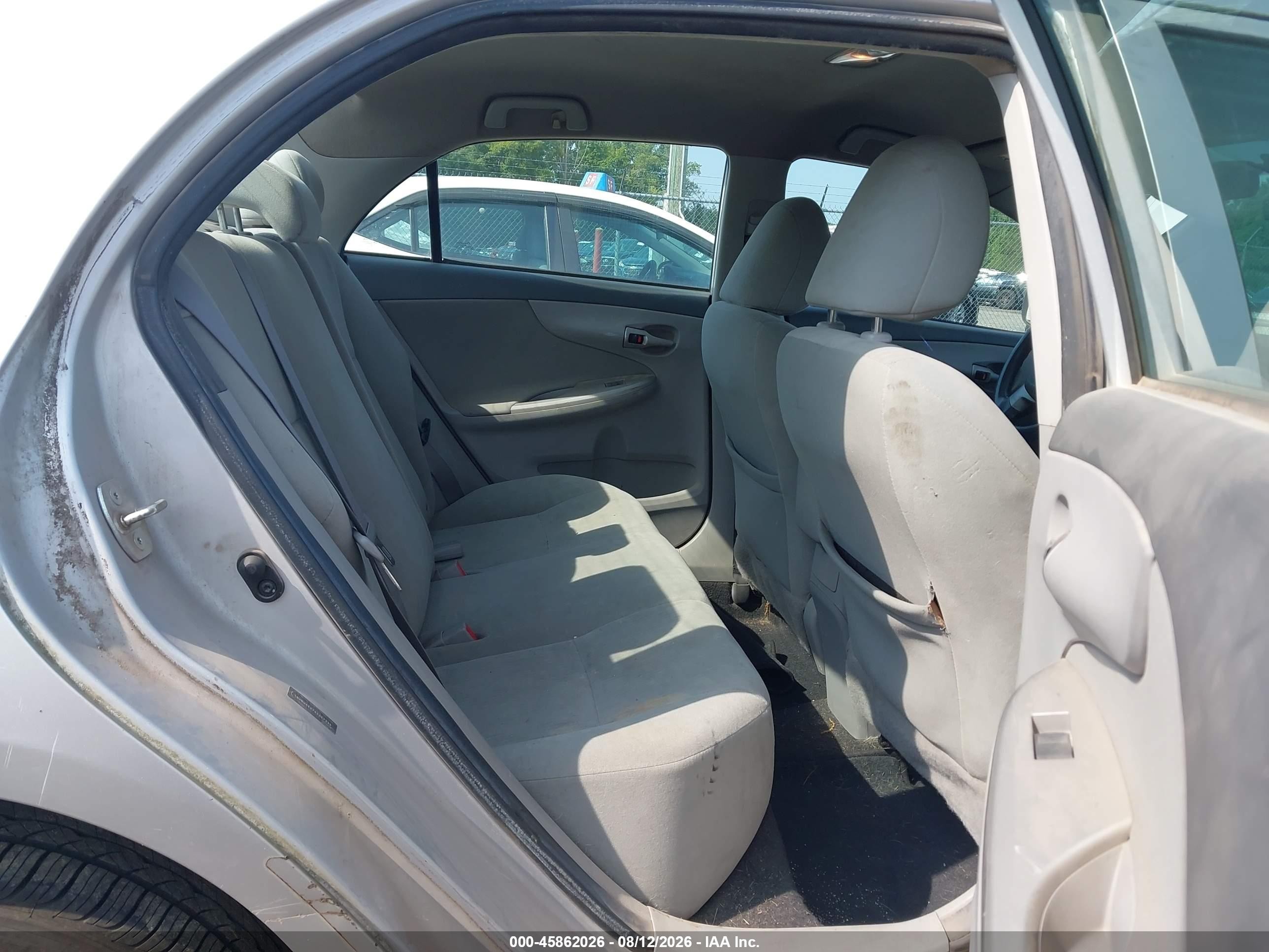 2010 Toyota Corolla Le Silver vin: 1NXBU4EE7AZ357335