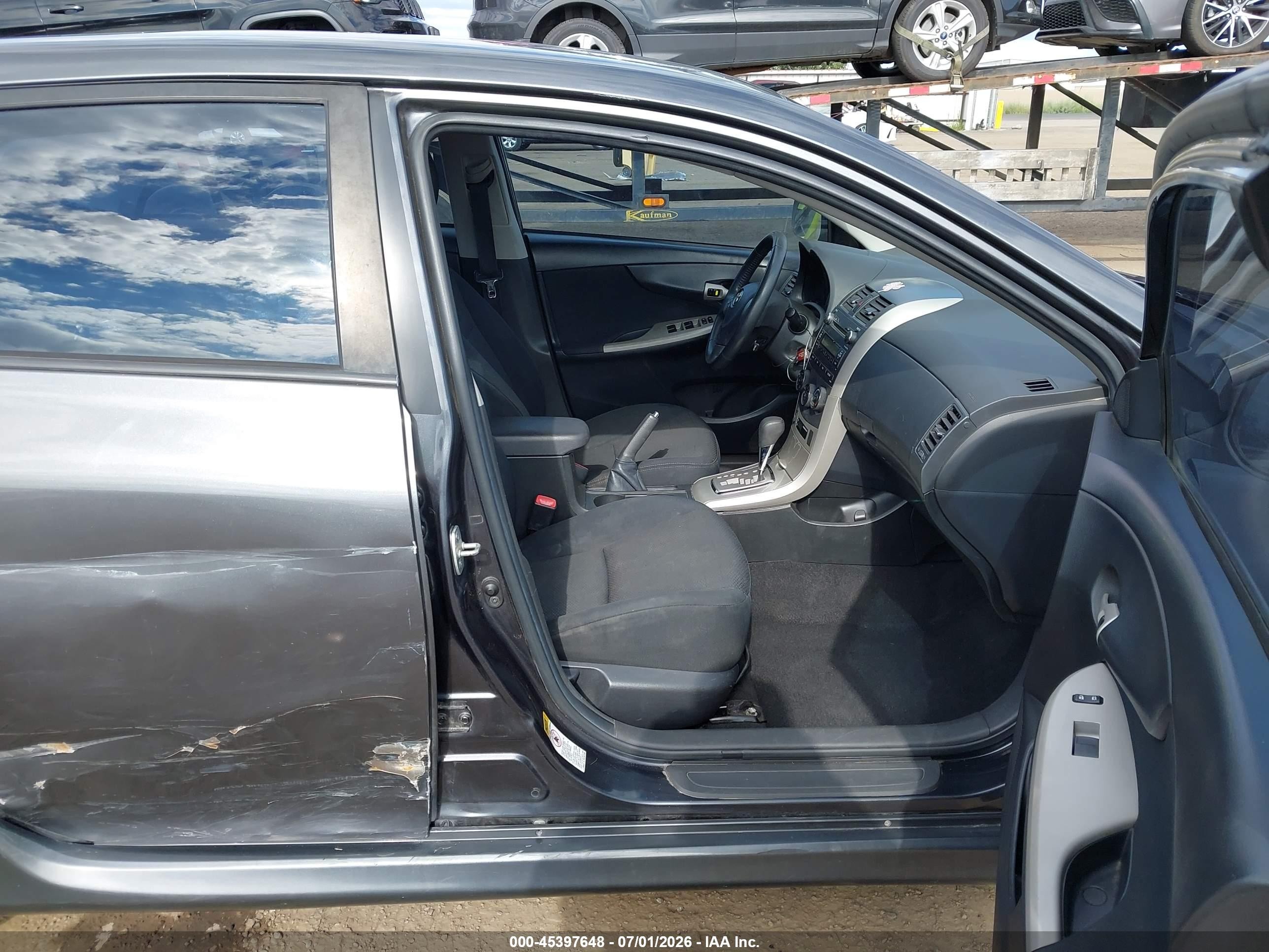 2010 Toyota Corolla S Серый vin: 1NXBU4EE7AZ372580
