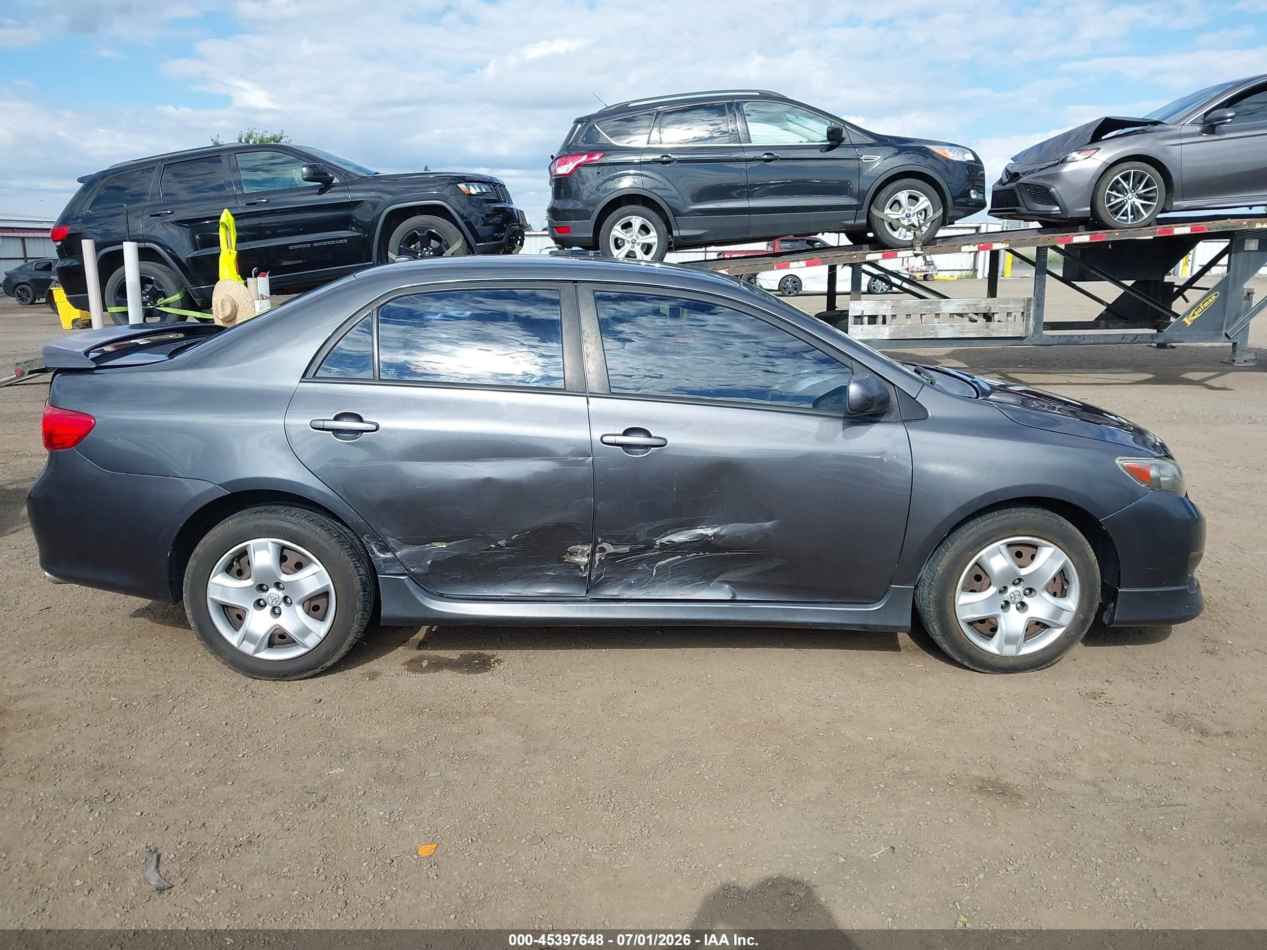 2010 Toyota Corolla S Серый vin: 1NXBU4EE7AZ372580