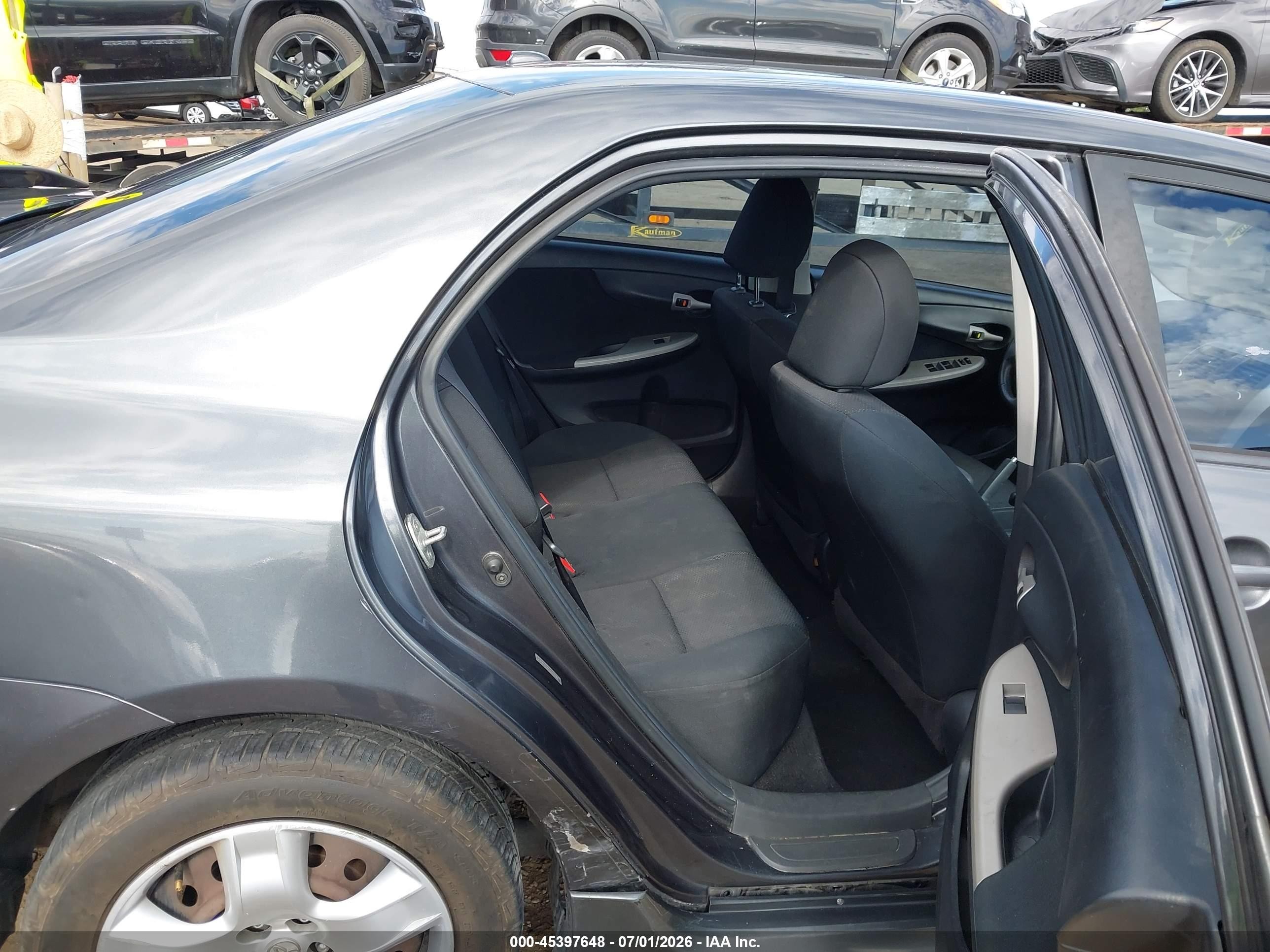 2010 Toyota Corolla S Серый vin: 1NXBU4EE7AZ372580