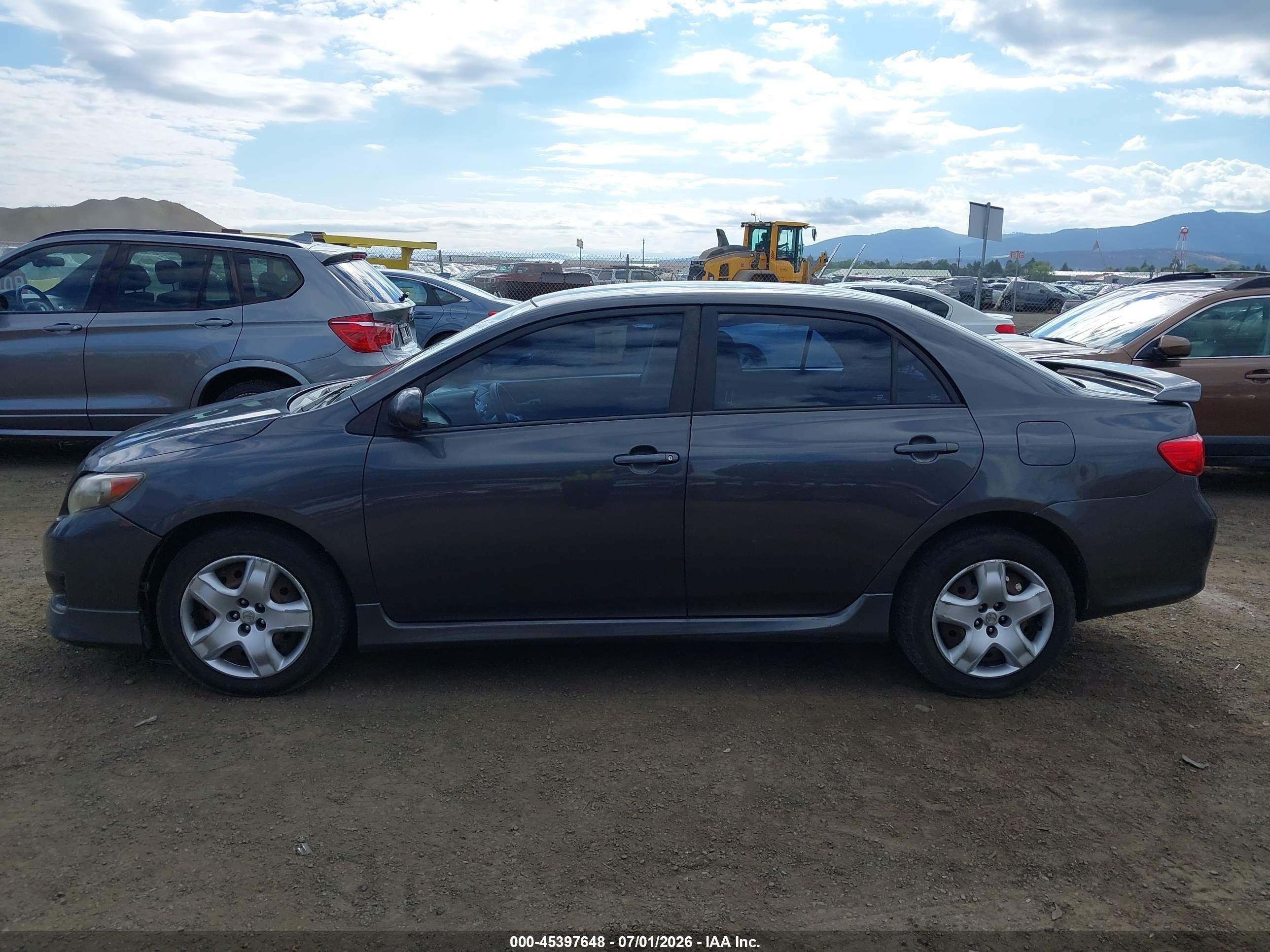 2010 Toyota Corolla S Серый vin: 1NXBU4EE7AZ372580
