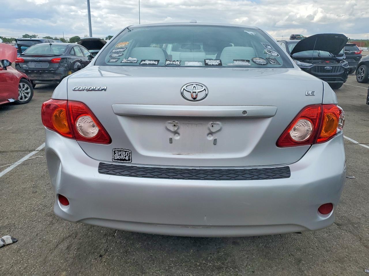 2010 Toyota Corolla Le Серебряный vin: 1NXBU4EE7AZ374622