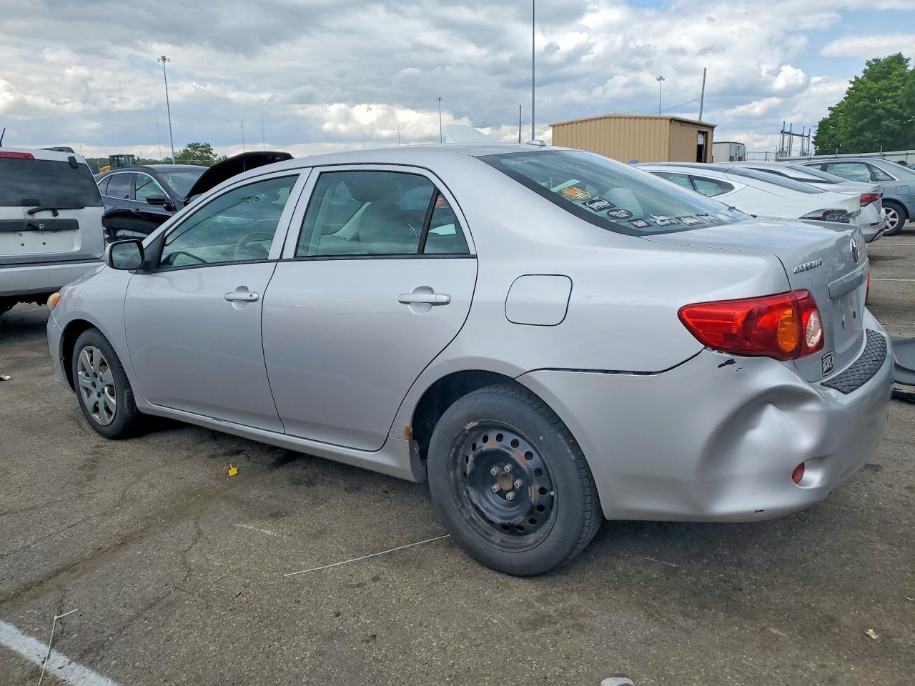 2010 Toyota Corolla Le Серебряный vin: 1NXBU4EE7AZ374622