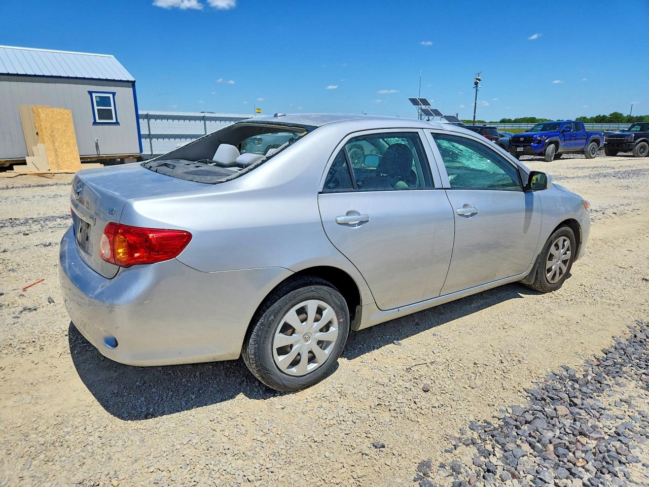 2010 Toyota Corolla Le Silver vin: 1NXBU4EE8AZ170914