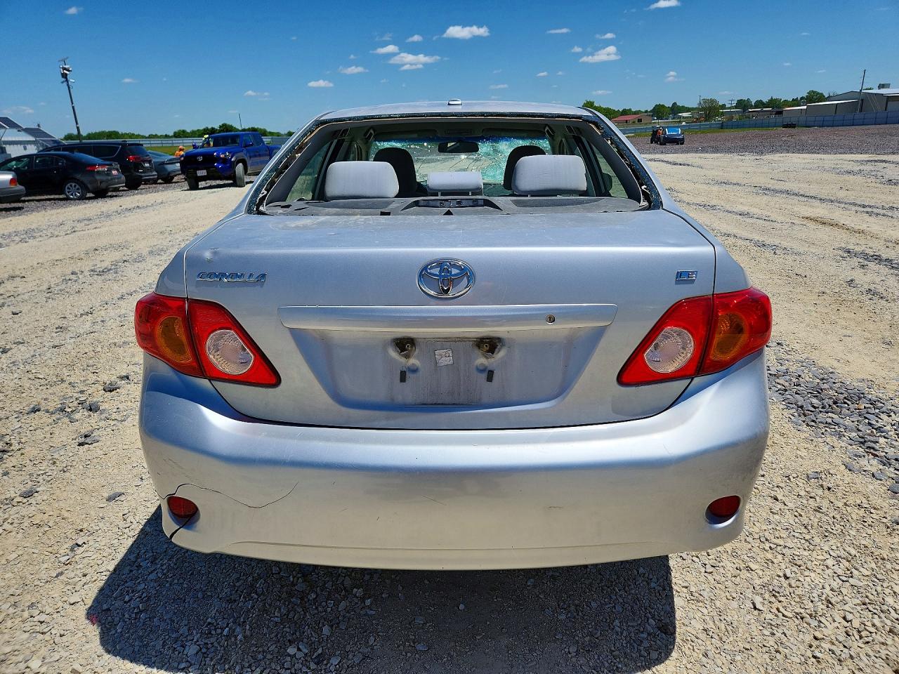 2010 Toyota Corolla Le Silver vin: 1NXBU4EE8AZ170914