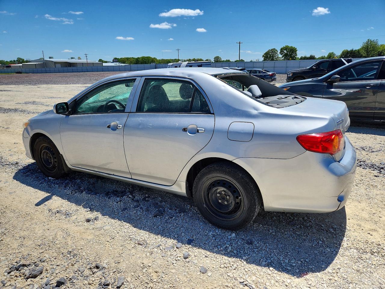 2010 Toyota Corolla Le Silver vin: 1NXBU4EE8AZ170914