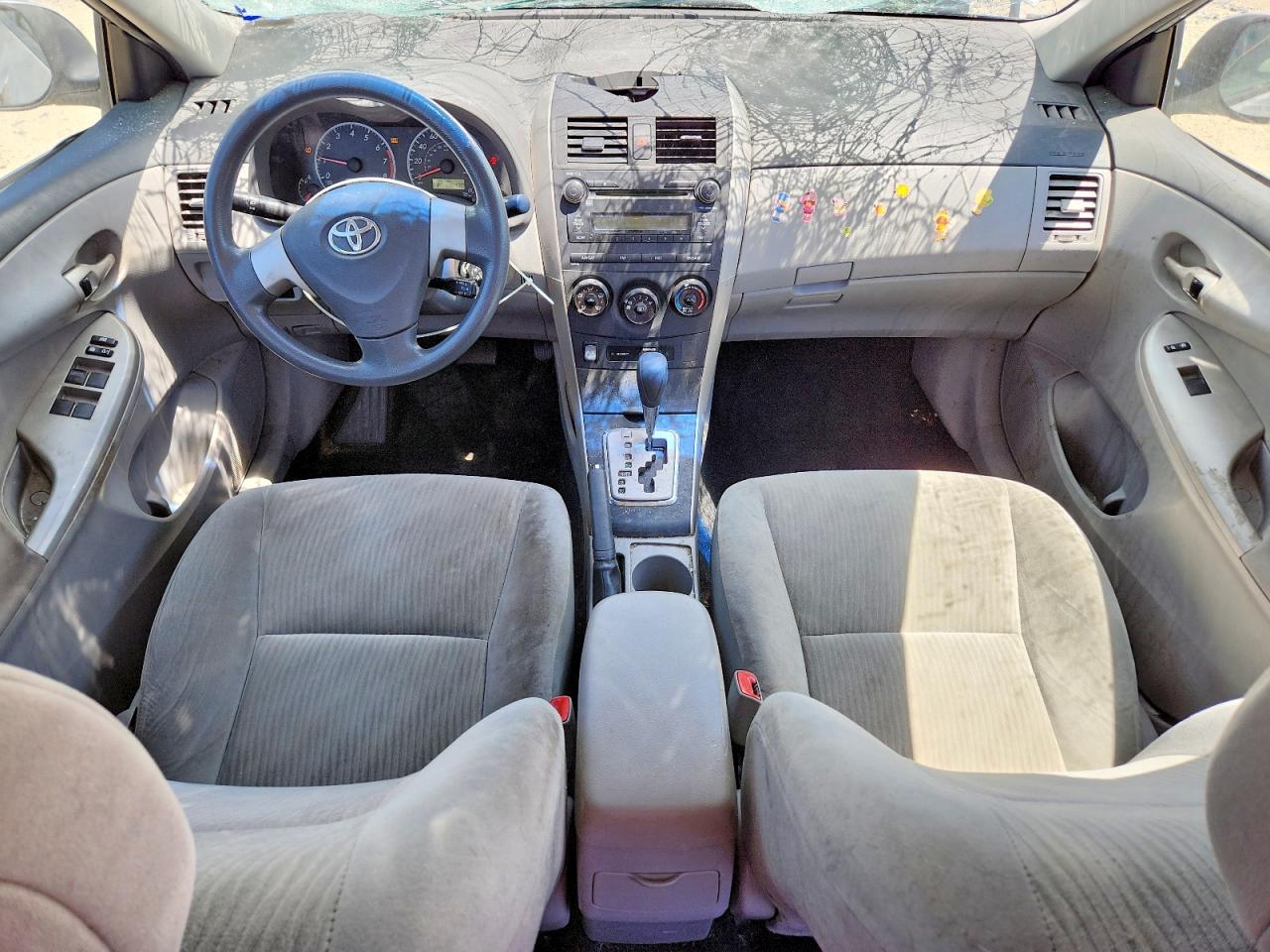 2010 Toyota Corolla Le Silver vin: 1NXBU4EE8AZ170914
