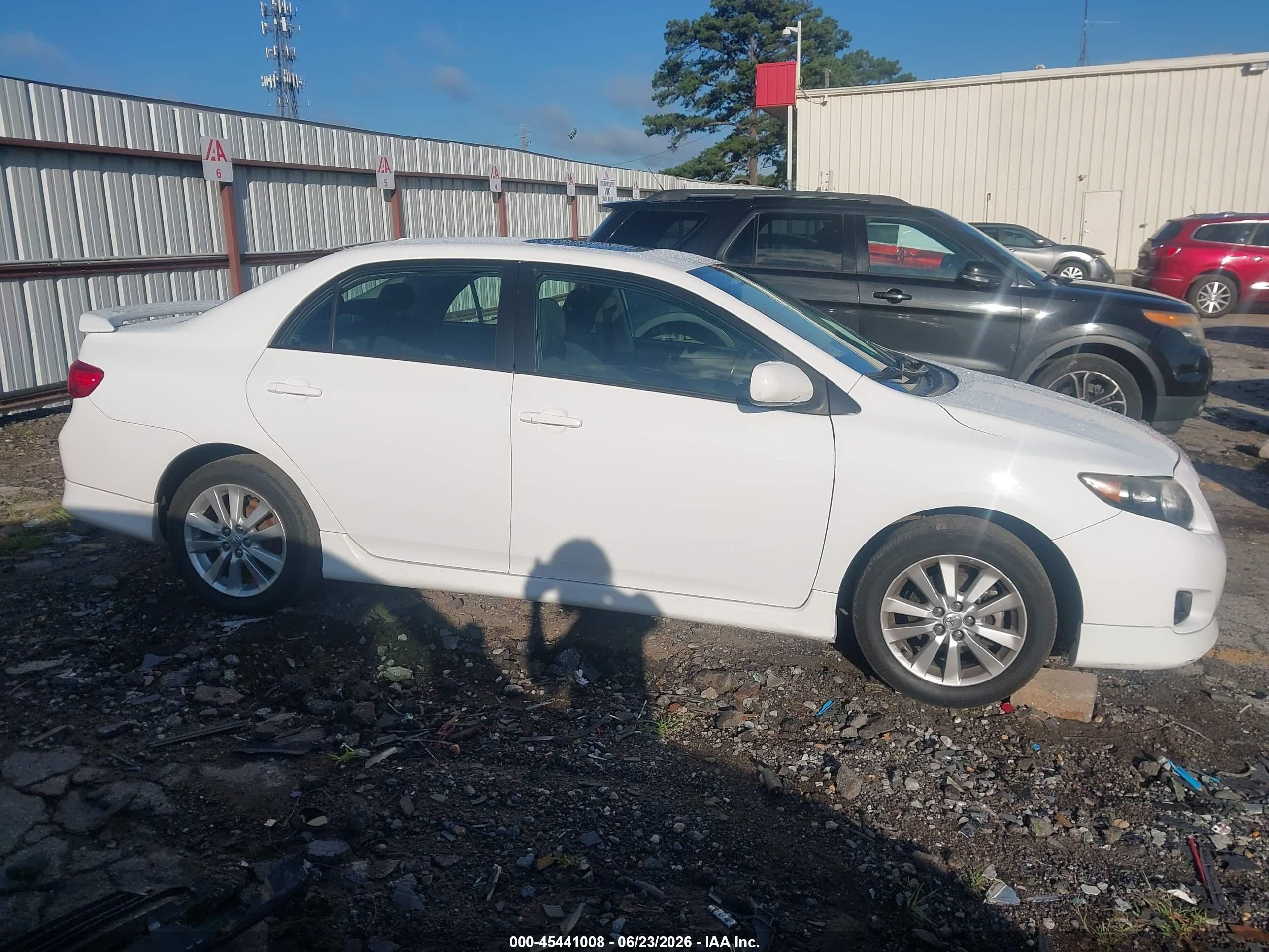 2010 Toyota Corolla S White vin: 1NXBU4EE8AZ177667