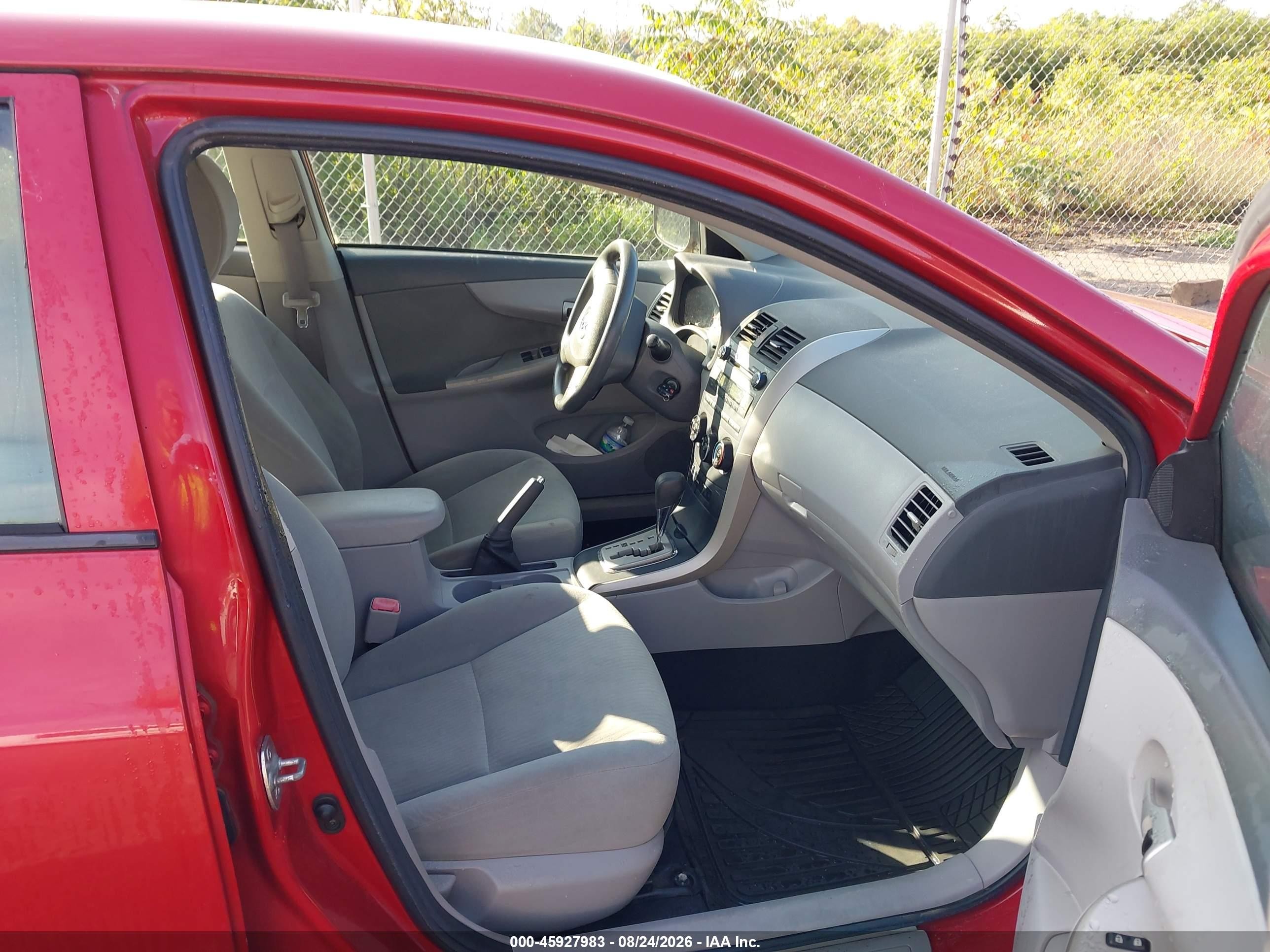 2010 Toyota Corolla Le Red vin: 1NXBU4EE8AZ177930