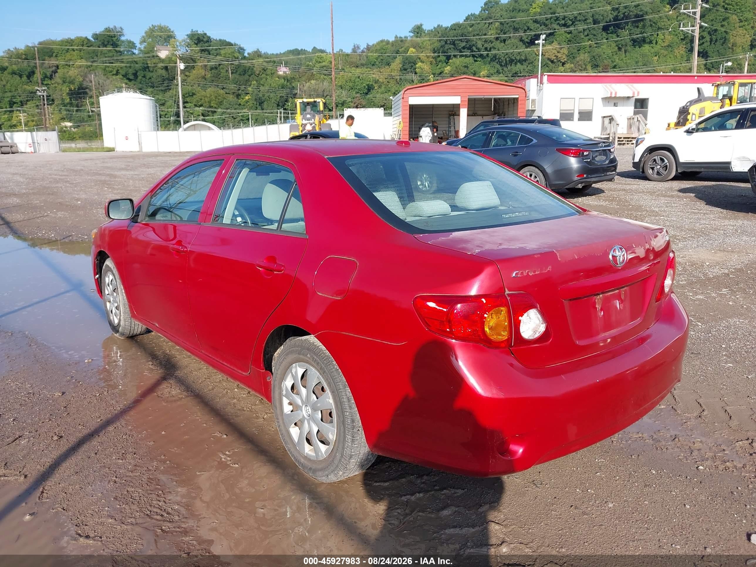 2010 Toyota Corolla Le Red vin: 1NXBU4EE8AZ177930