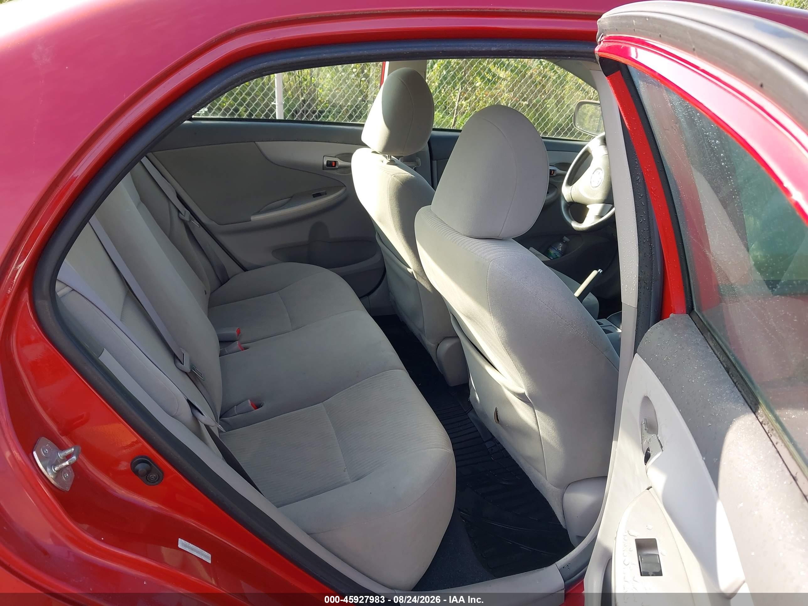 2010 Toyota Corolla Le Red vin: 1NXBU4EE8AZ177930