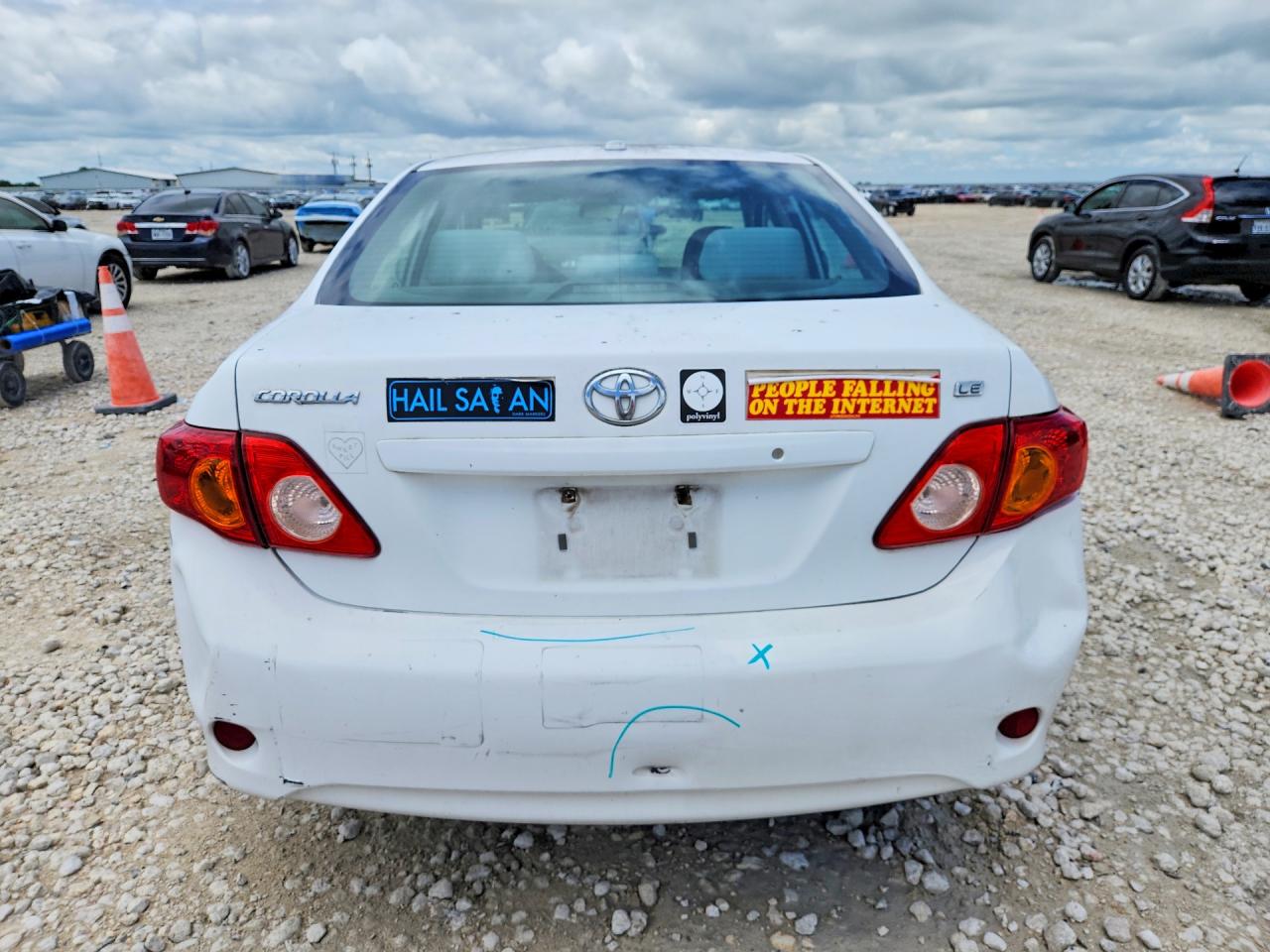 2010 Toyota Corolla Le White vin: 1NXBU4EE8AZ225538