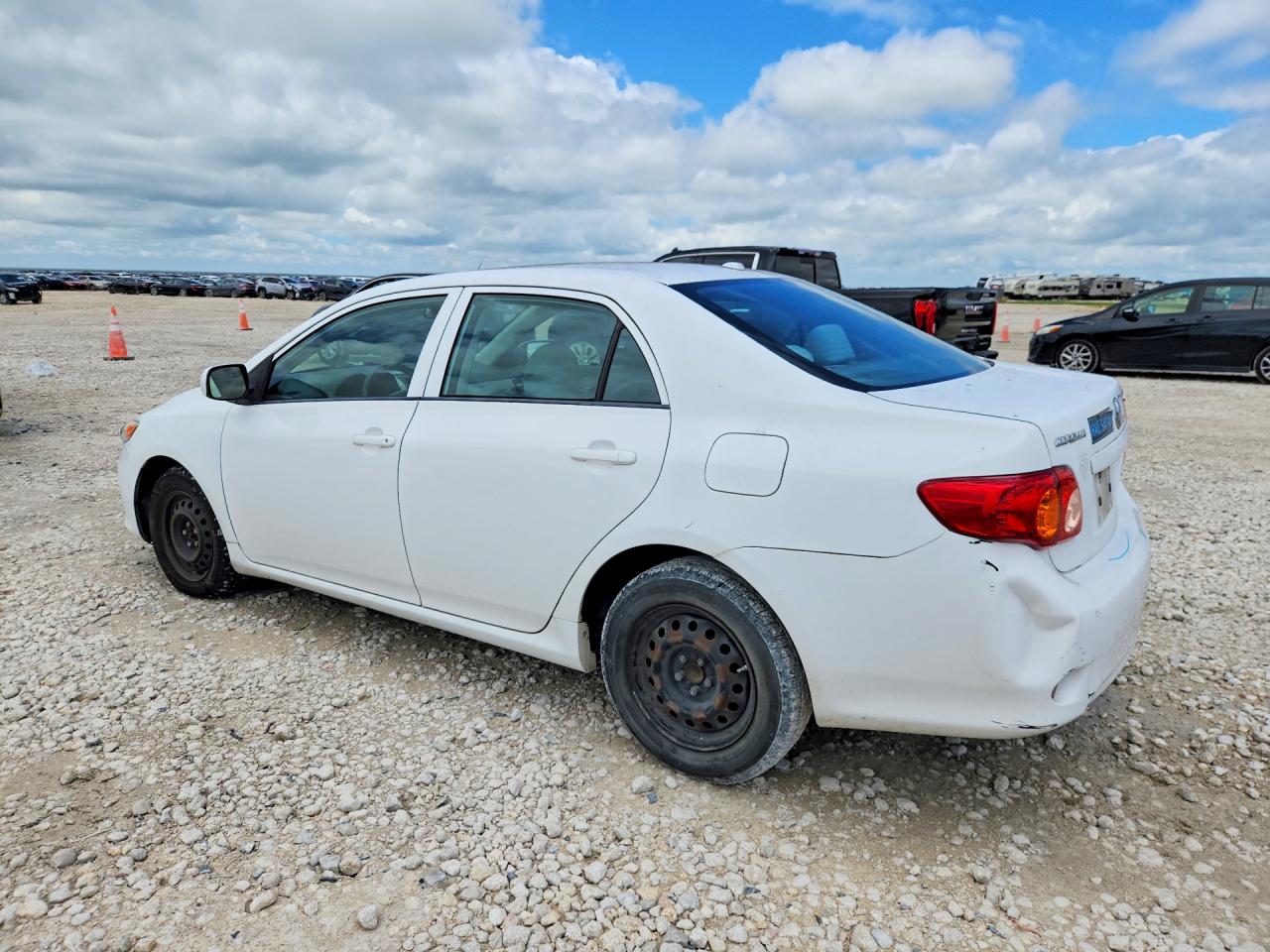 2010 Toyota Corolla Le White vin: 1NXBU4EE8AZ225538