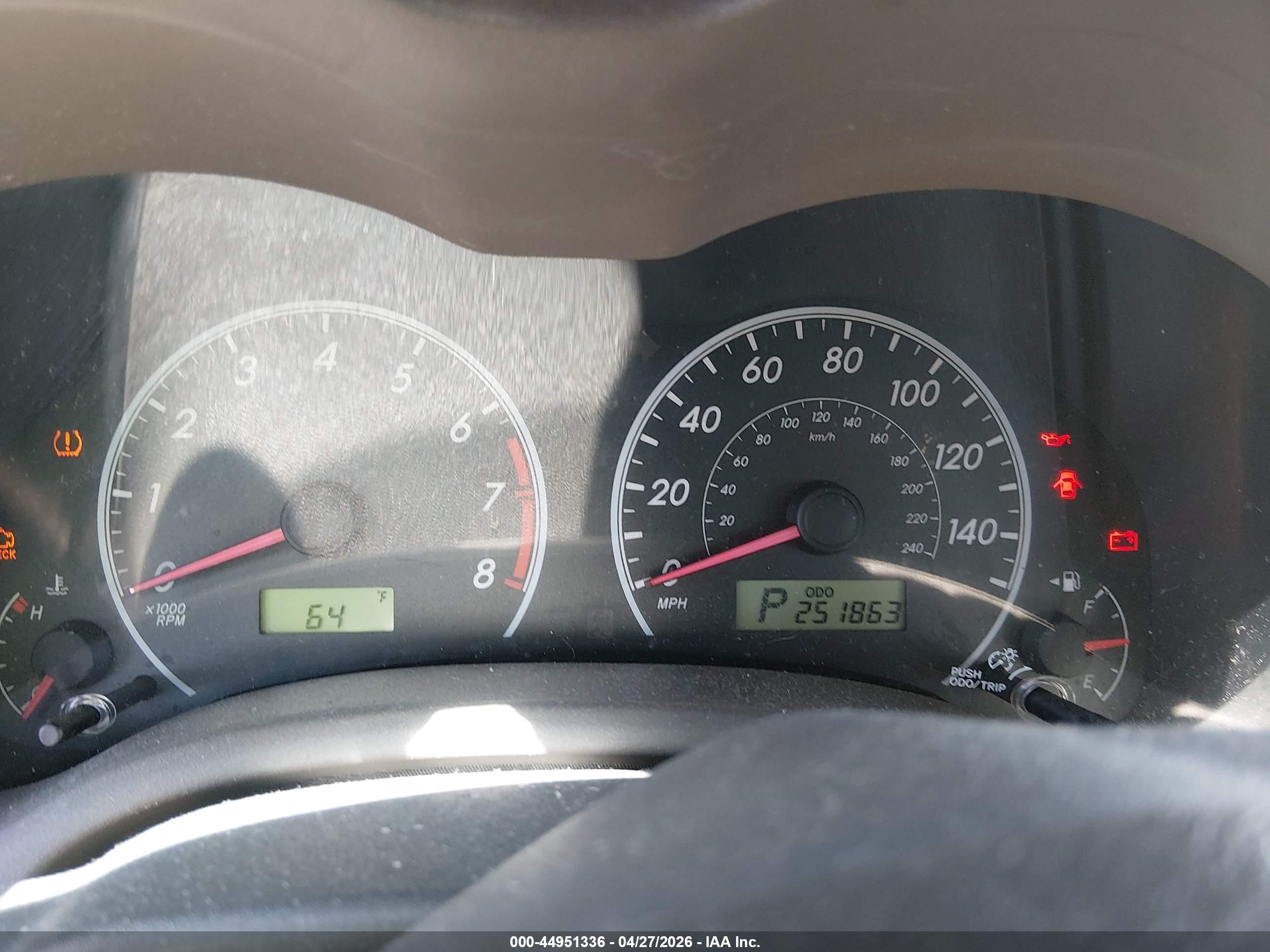2010 Toyota Corolla Le Green vin: 1NXBU4EE8AZ226009