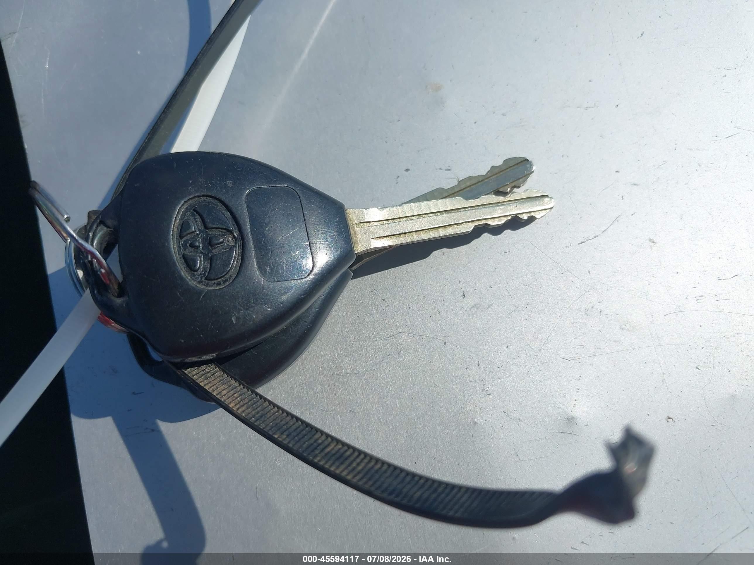 2010 Toyota Corolla Le Gold vin: 1NXBU4EE8AZ228925