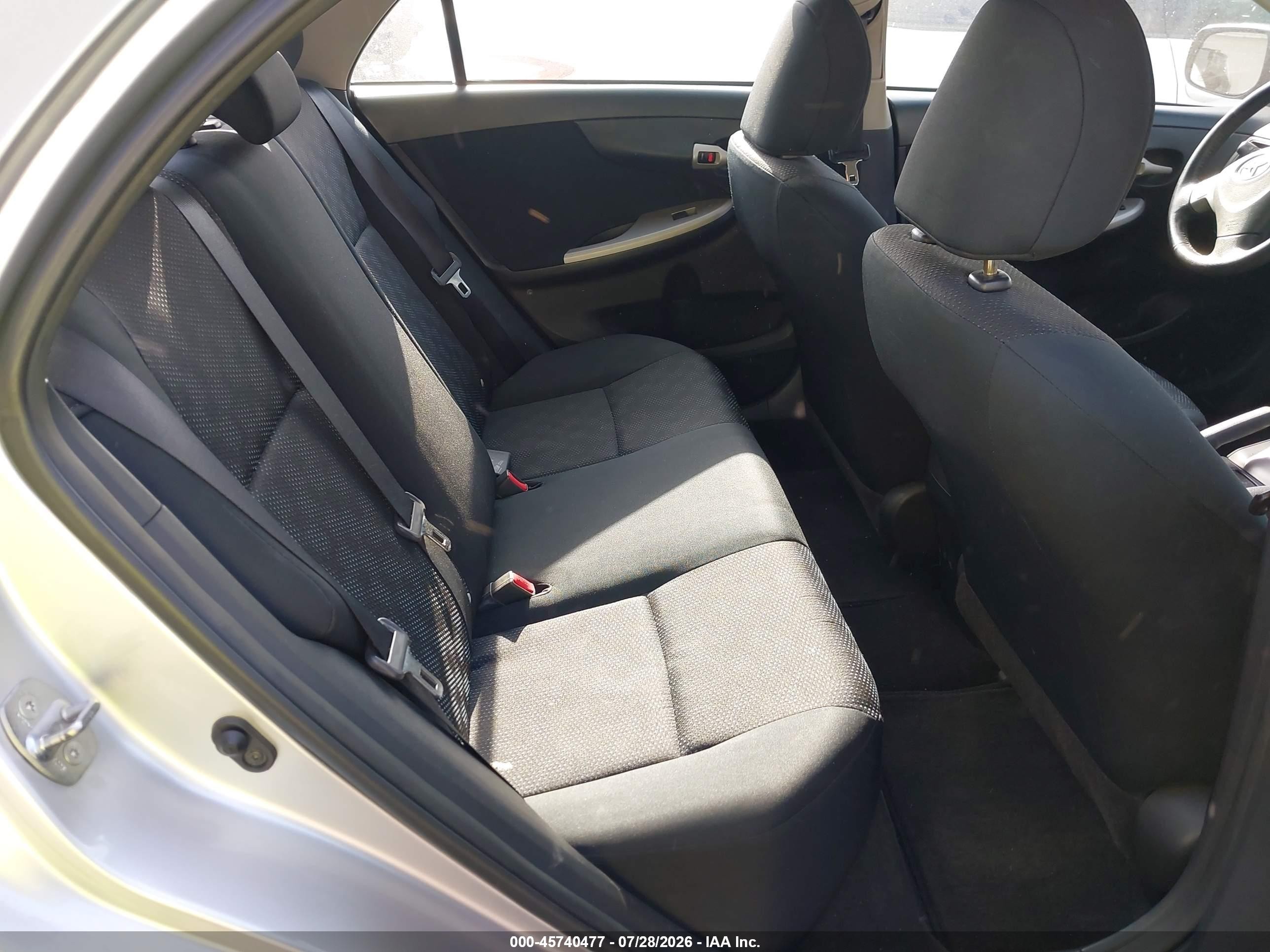 2010 Toyota Corolla S Silver vin: 1NXBU4EE8AZ234031