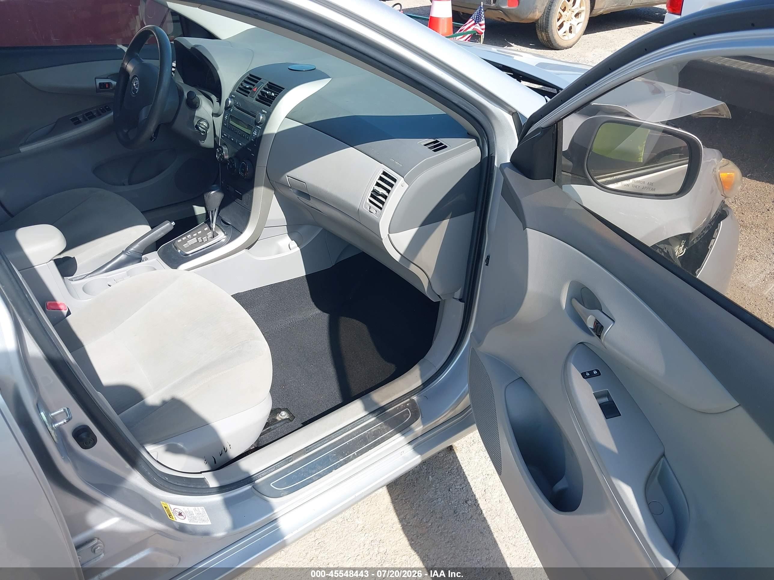 2010 Toyota Corolla Le Серебряный vin: 1NXBU4EE8AZ237141