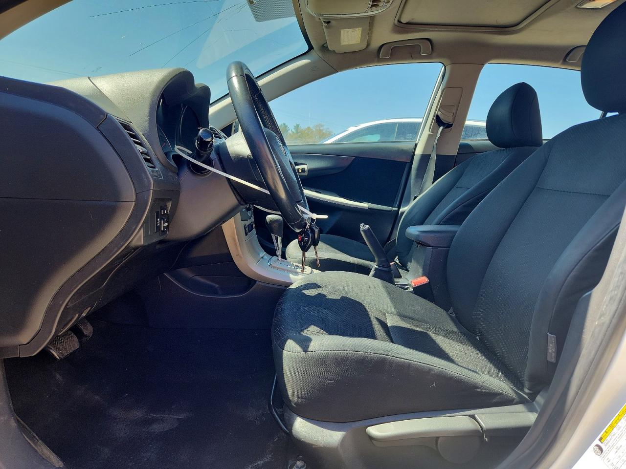 2010 Toyota Corolla S White vin: 1NXBU4EE8AZ263108