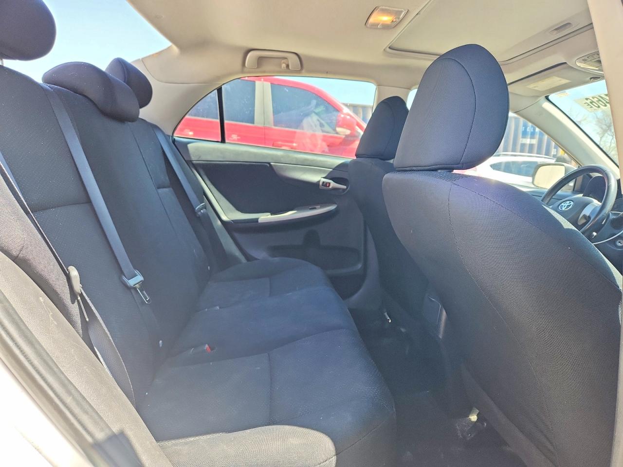 2010 Toyota Corolla S White vin: 1NXBU4EE8AZ263108