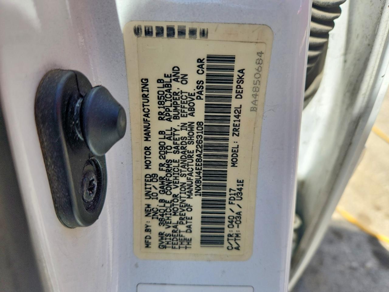2010 Toyota Corolla S White vin: 1NXBU4EE8AZ263108