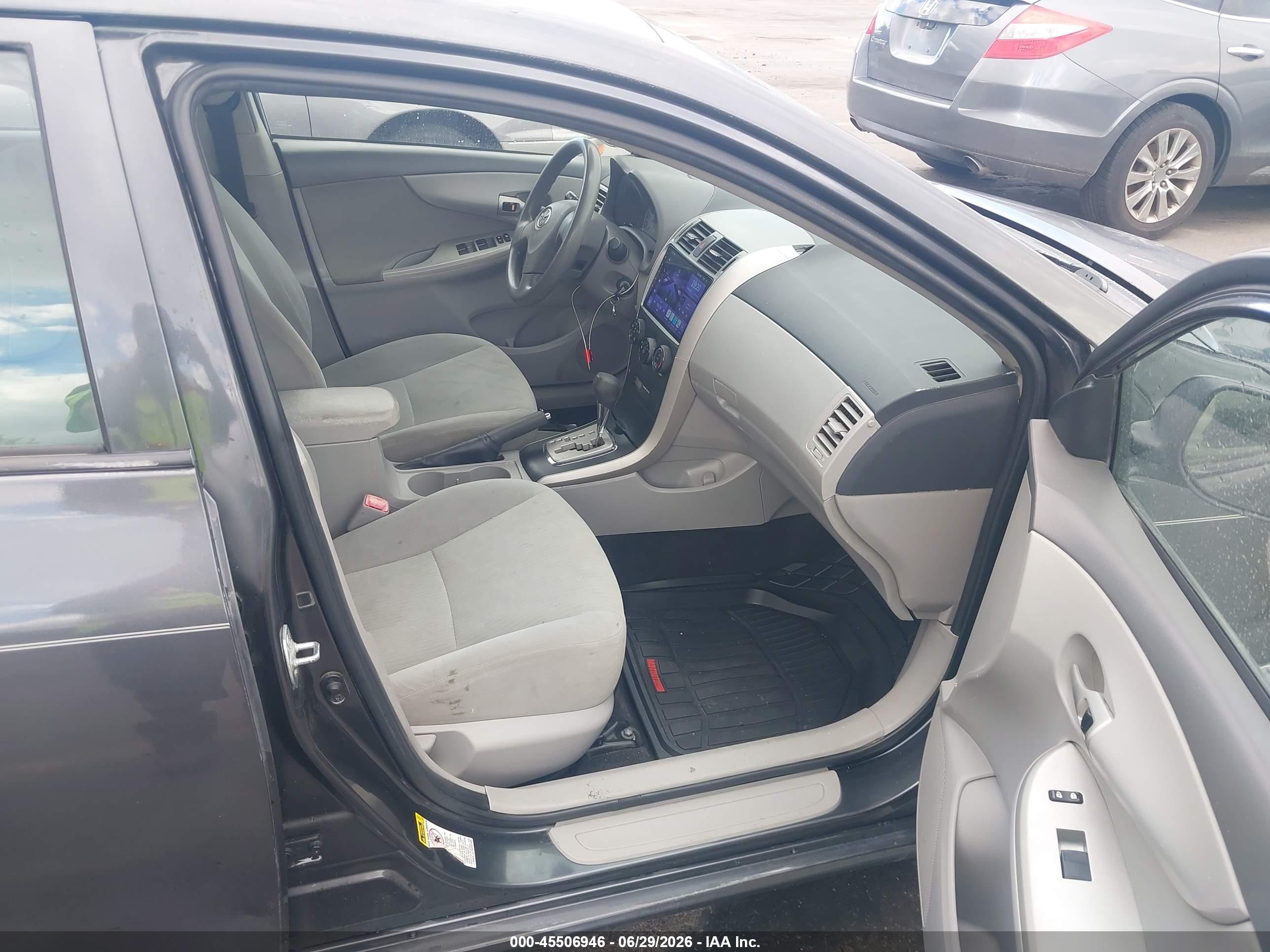 2010 Toyota Corolla Le Blue vin: 1NXBU4EE8AZ268891
