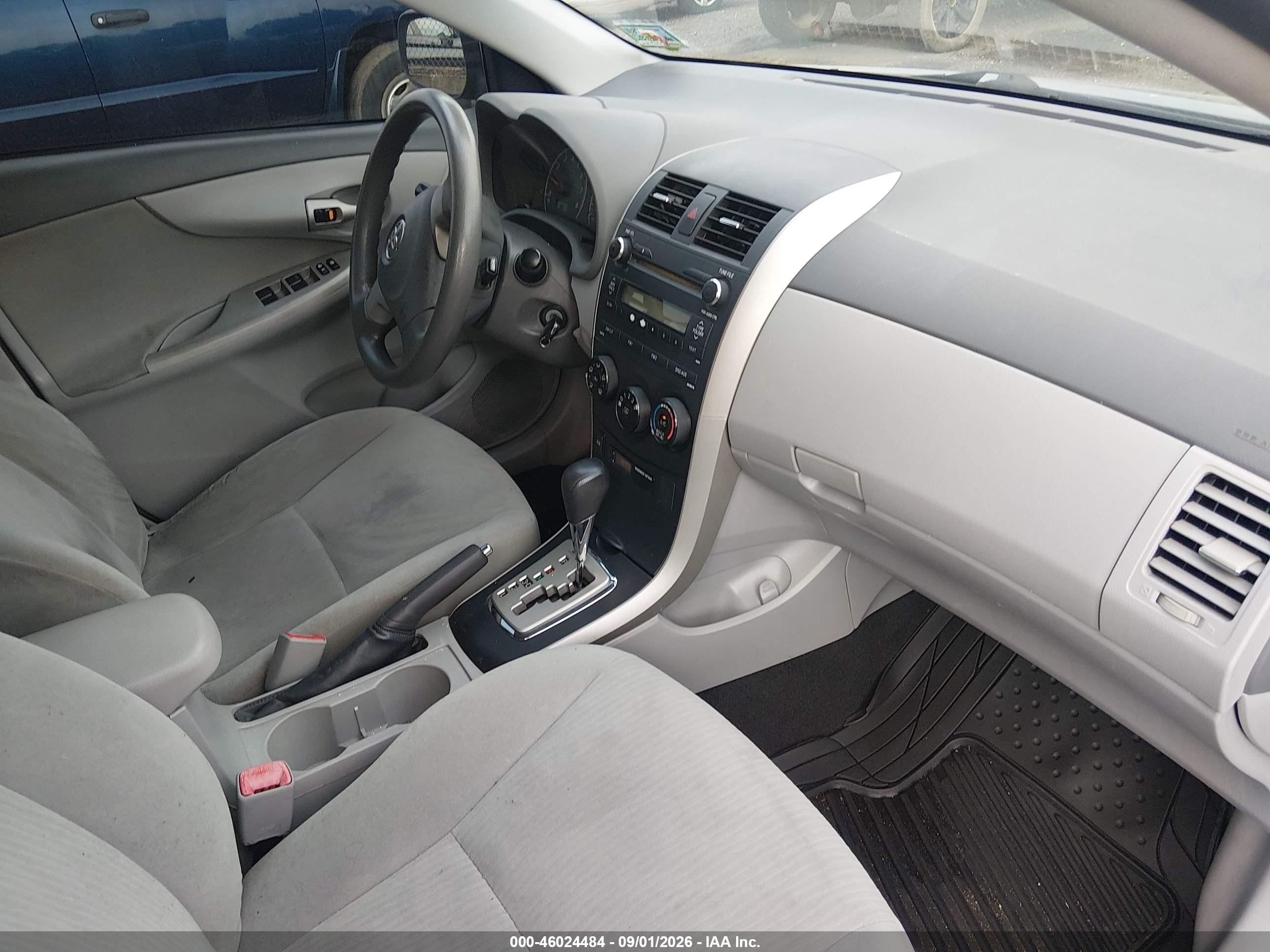 2010 Toyota Corolla Le Gray vin: 1NXBU4EE8AZ277381