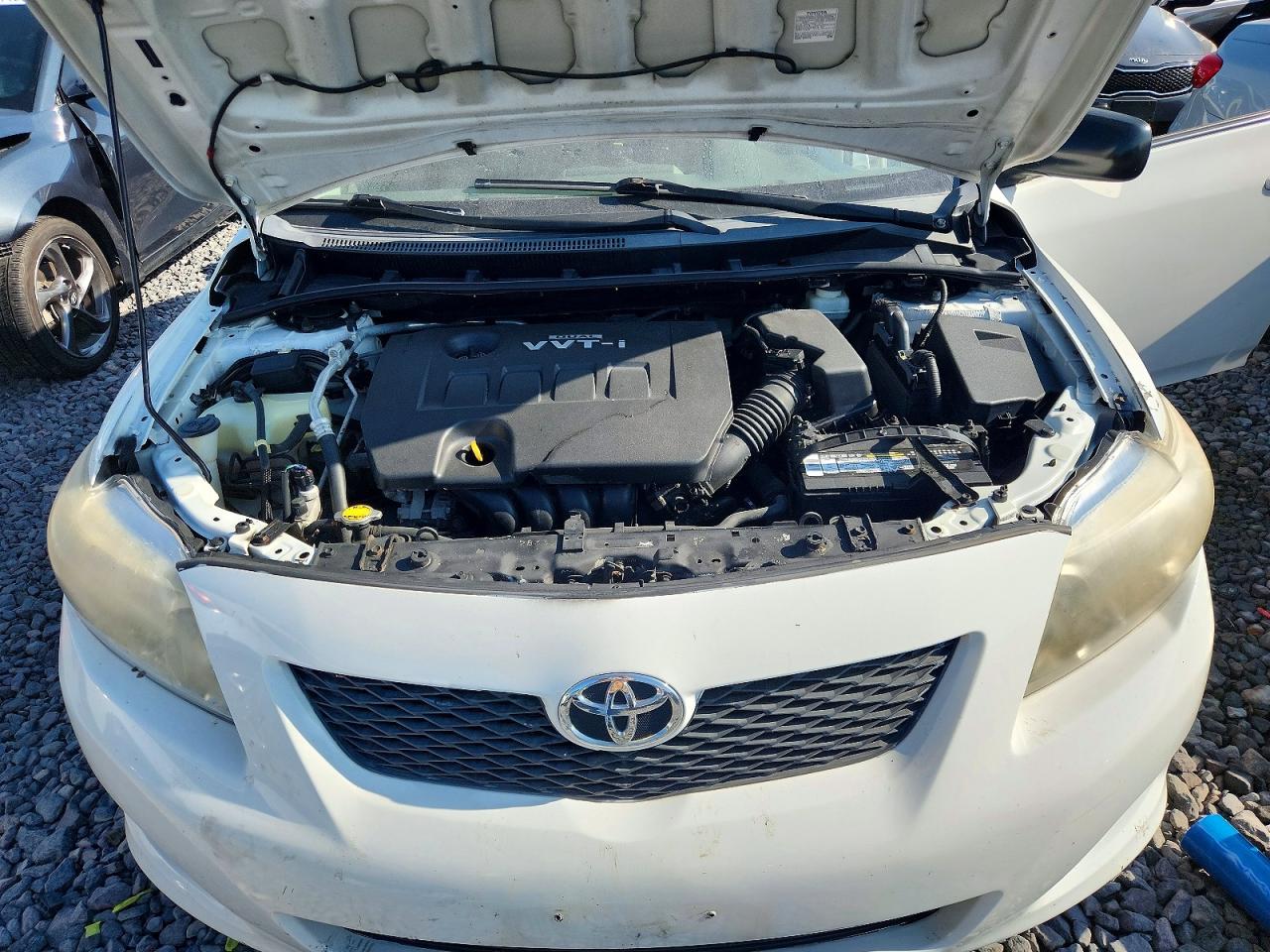 2010 Toyota Corolla Base White vin: 1NXBU4EE8AZ279549