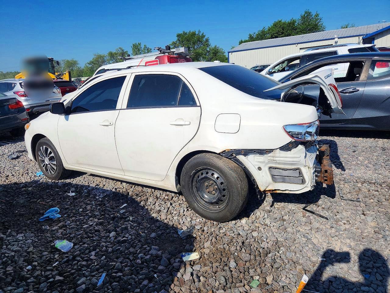 2010 Toyota Corolla Base White vin: 1NXBU4EE8AZ279549