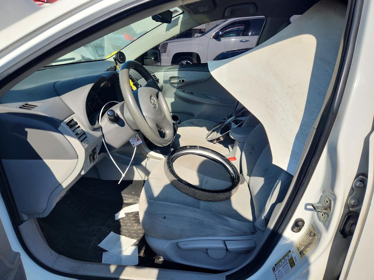 2010 Toyota Corolla Base White vin: 1NXBU4EE8AZ279549