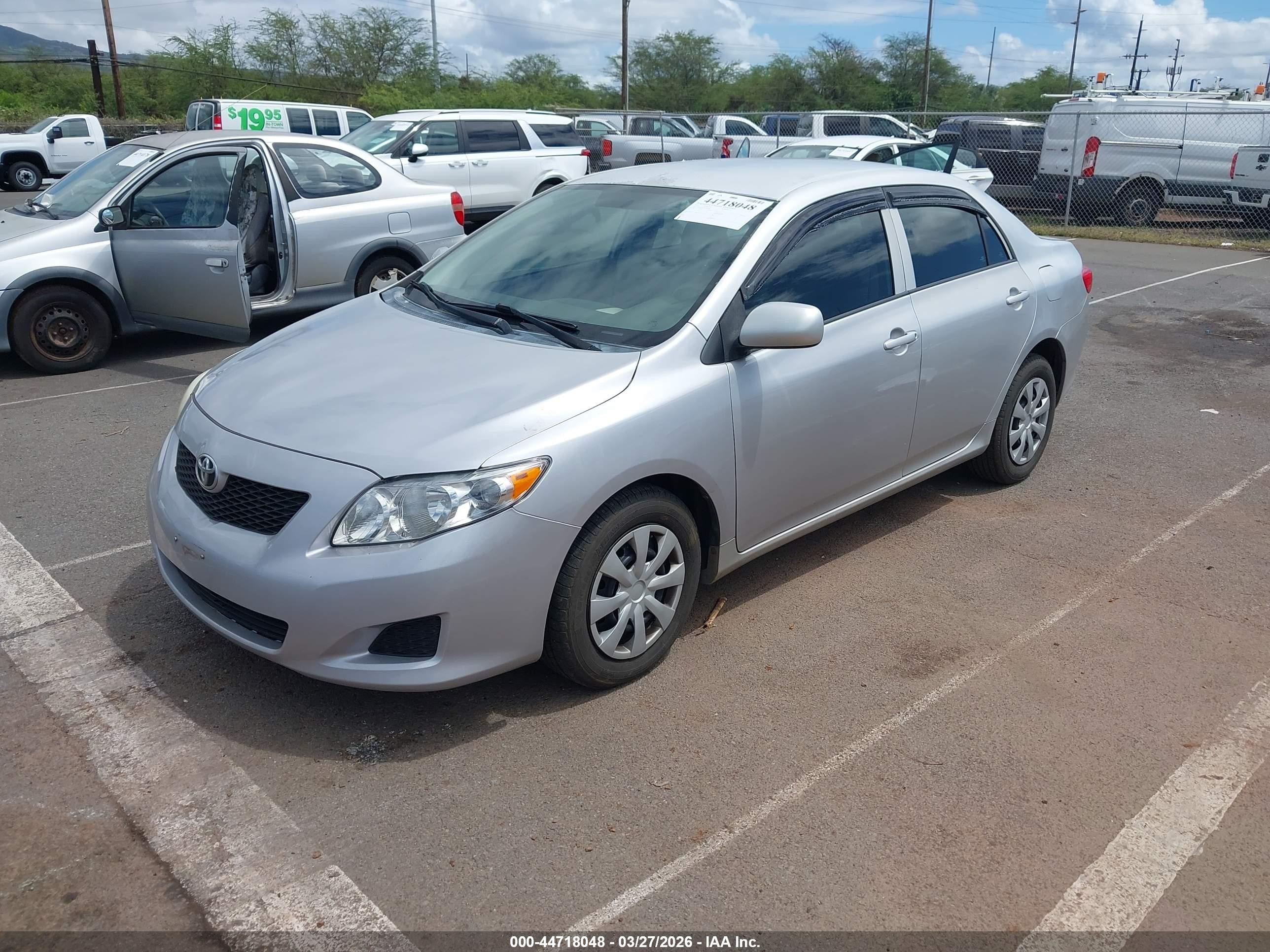2010 Toyota Corolla Le Silver vin: 1NXBU4EE8AZ282936