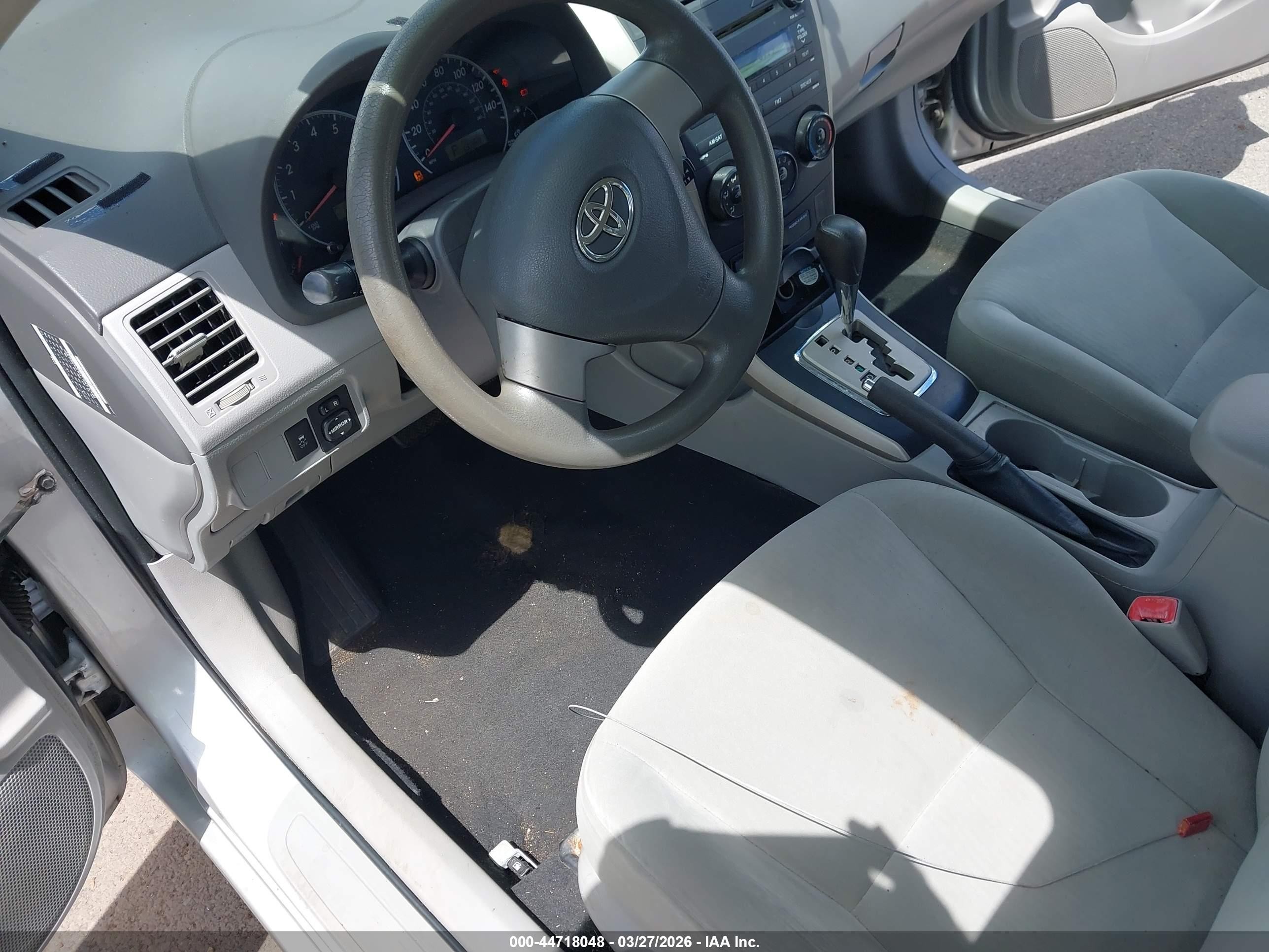2010 Toyota Corolla Le Silver vin: 1NXBU4EE8AZ282936