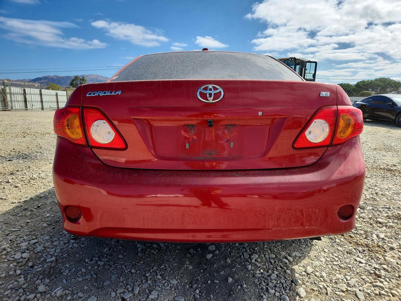 2010 Toyota Corolla Le Red vin: 1NXBU4EE8AZ288025