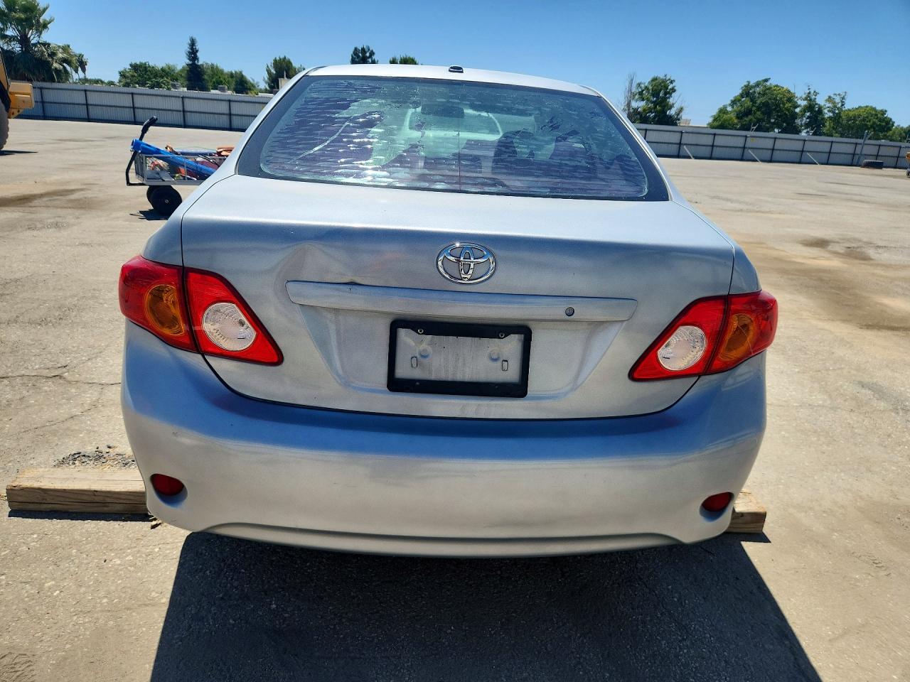 2010 Toyota Corolla Base Silver vin: 1NXBU4EE8AZ290678