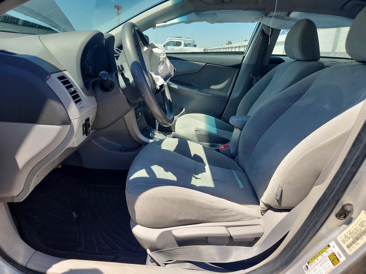 2010 Toyota Corolla Base Silver vin: 1NXBU4EE8AZ290678