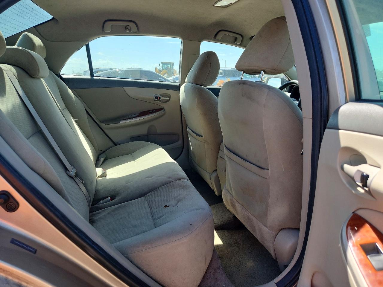 2010 Toyota Corolla Le Желто-коричневый vin: 1NXBU4EE8AZ320651