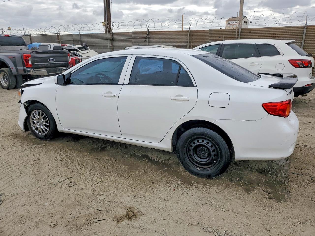 2010 Toyota Corolla Le White vin: 1NXBU4EE8AZ326921