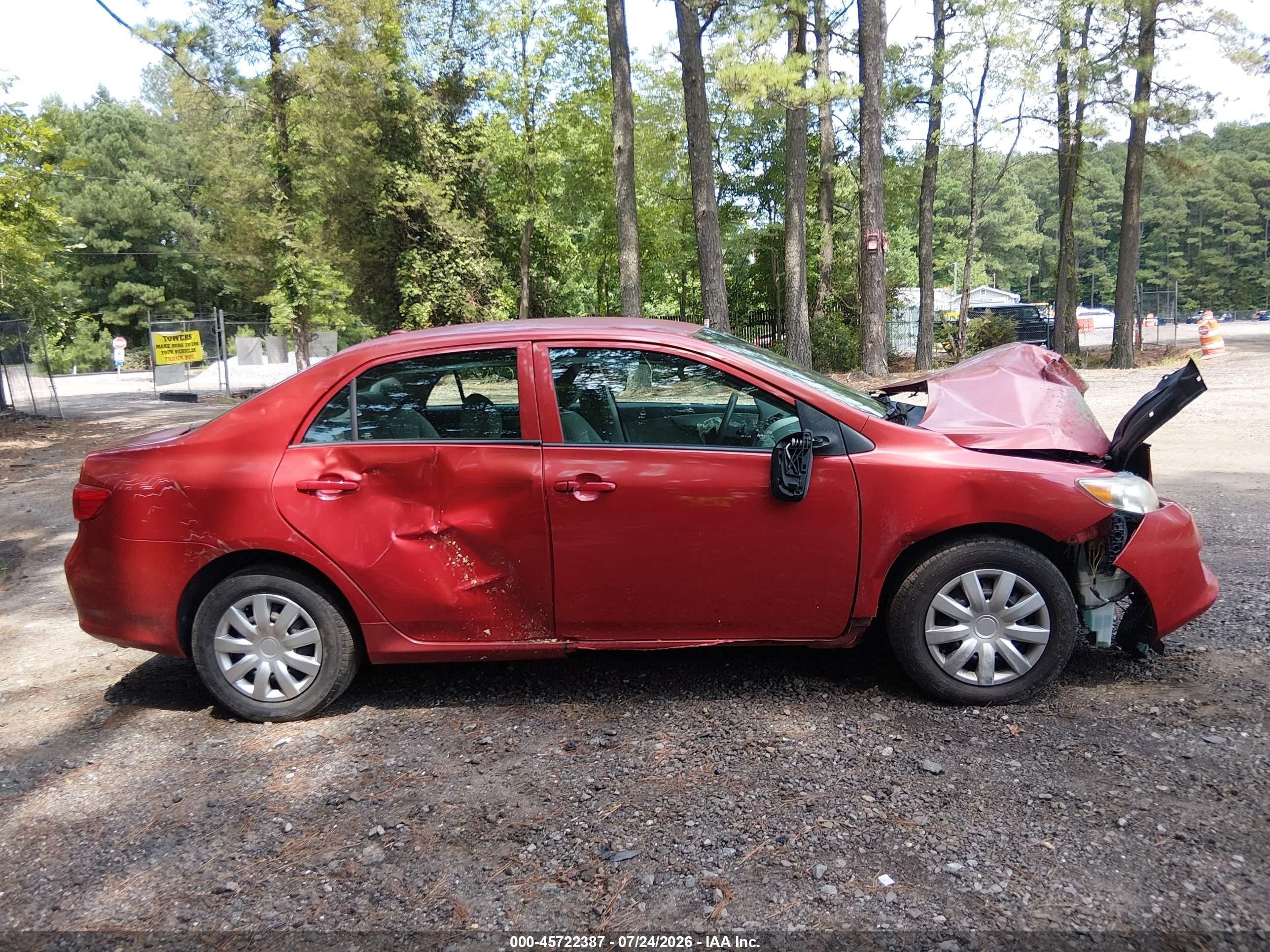 2010 Toyota Corolla Le Red vin: 1NXBU4EE8AZ327678