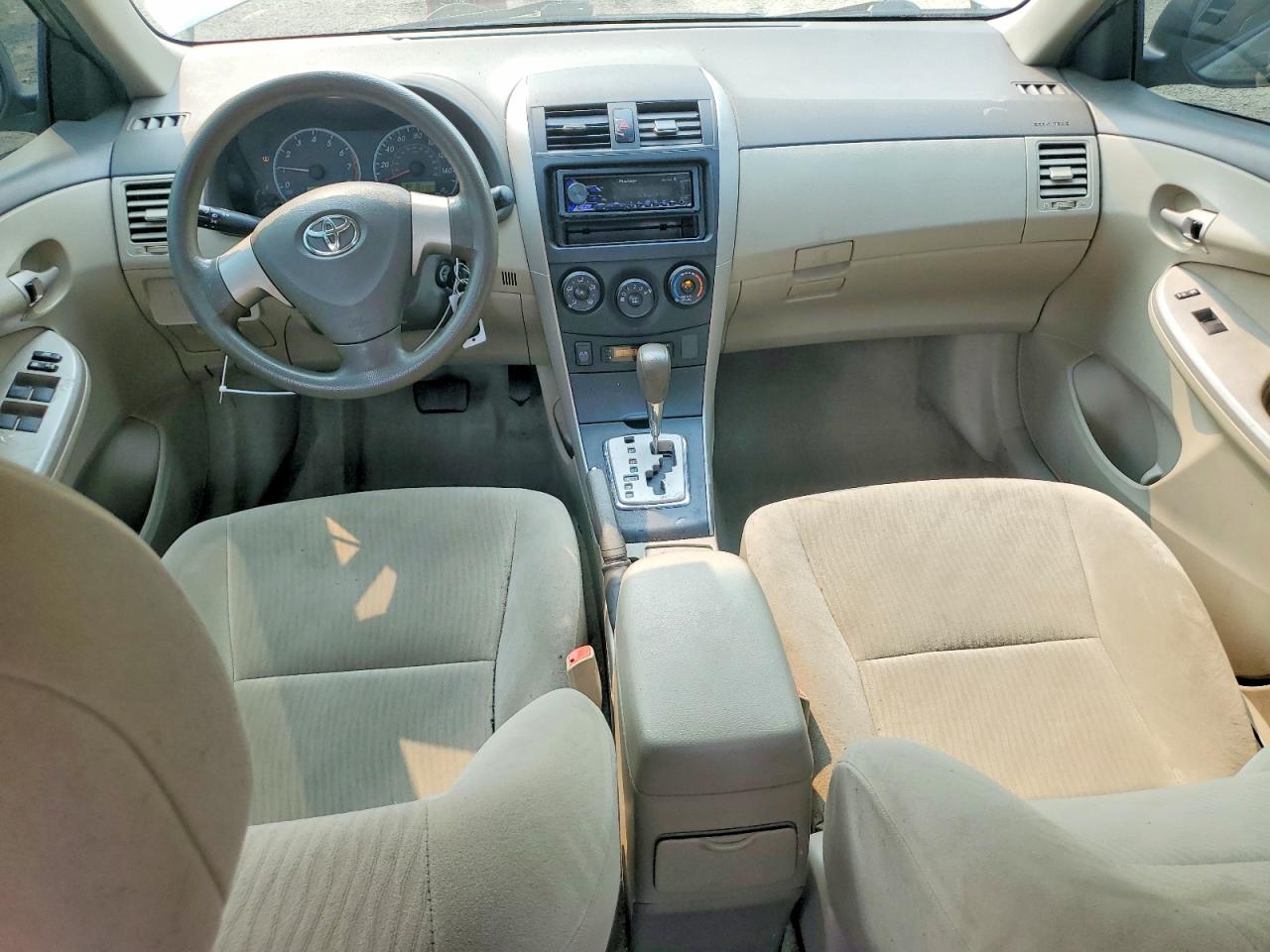 2010 Toyota Corolla Le Gold vin: 1NXBU4EE8AZ333951