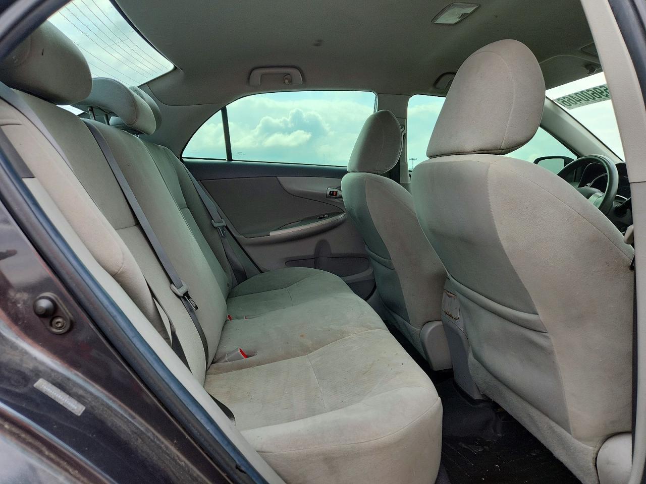2010 Toyota Corolla Le Gray vin: 1NXBU4EE8AZ372006