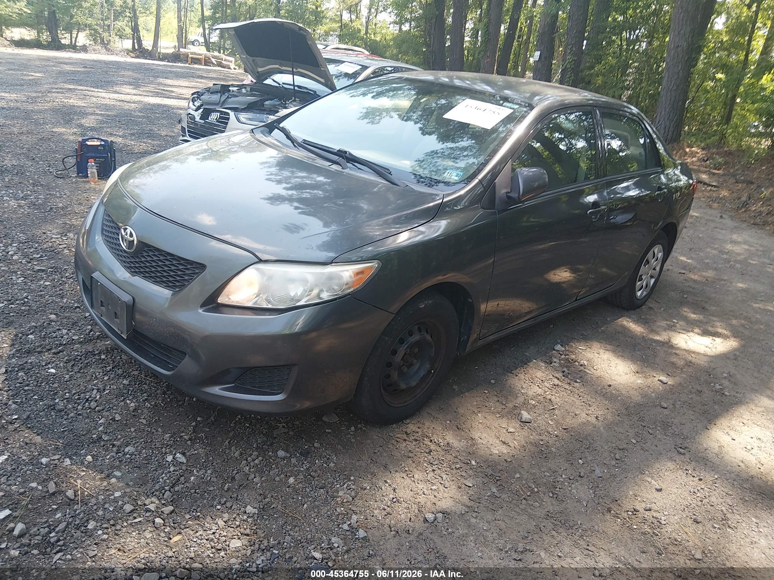 2010 Toyota Corolla Le Gray vin: 1NXBU4EE8AZ372040