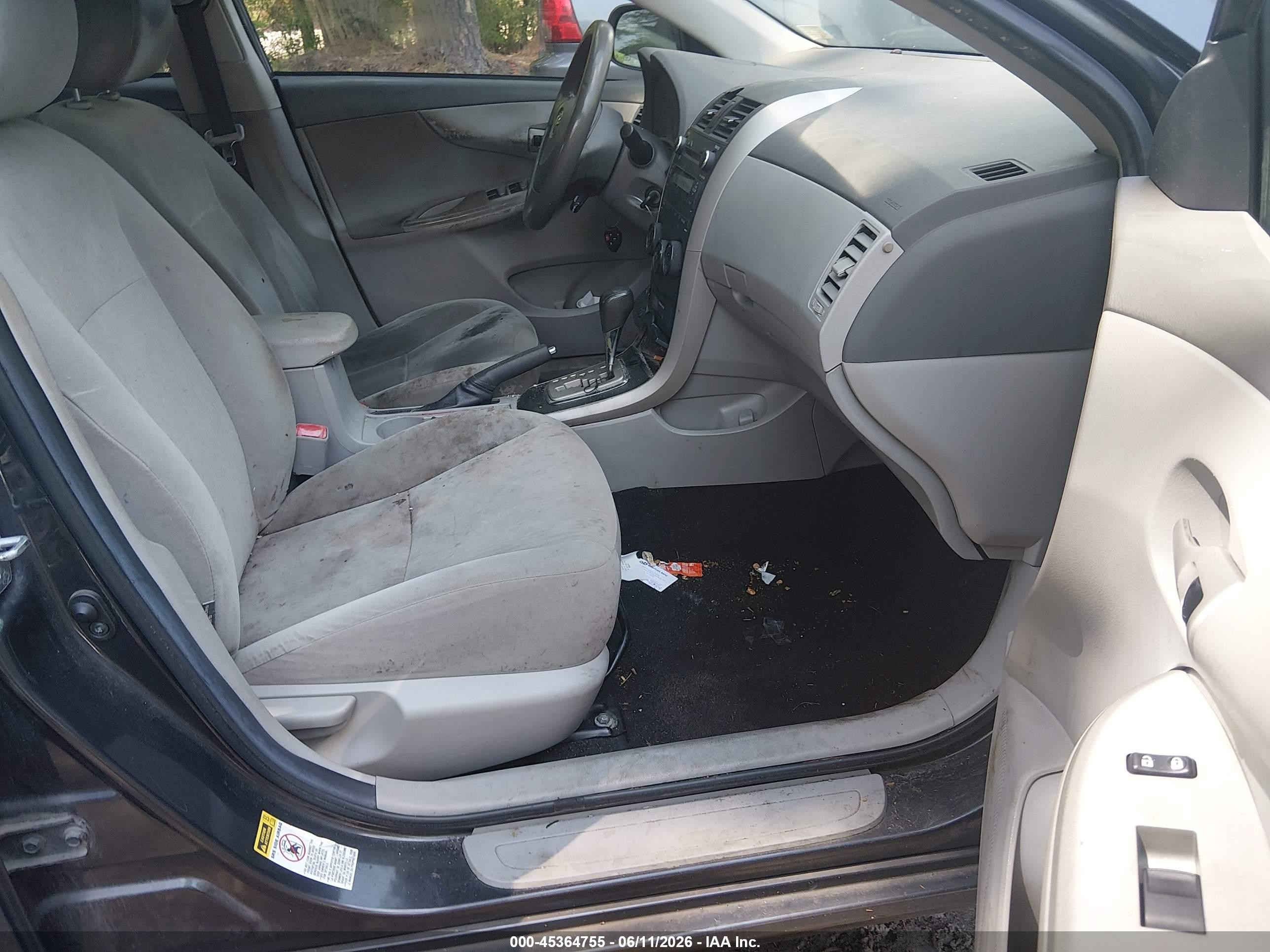 2010 Toyota Corolla Le Gray vin: 1NXBU4EE8AZ372040