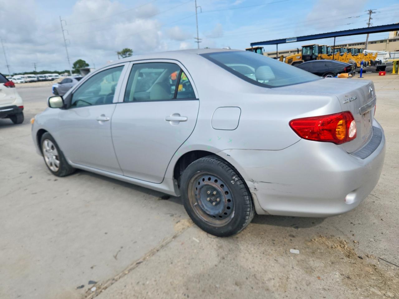 2010 Toyota Corolla Le Silver vin: 1NXBU4EE8AZ372913