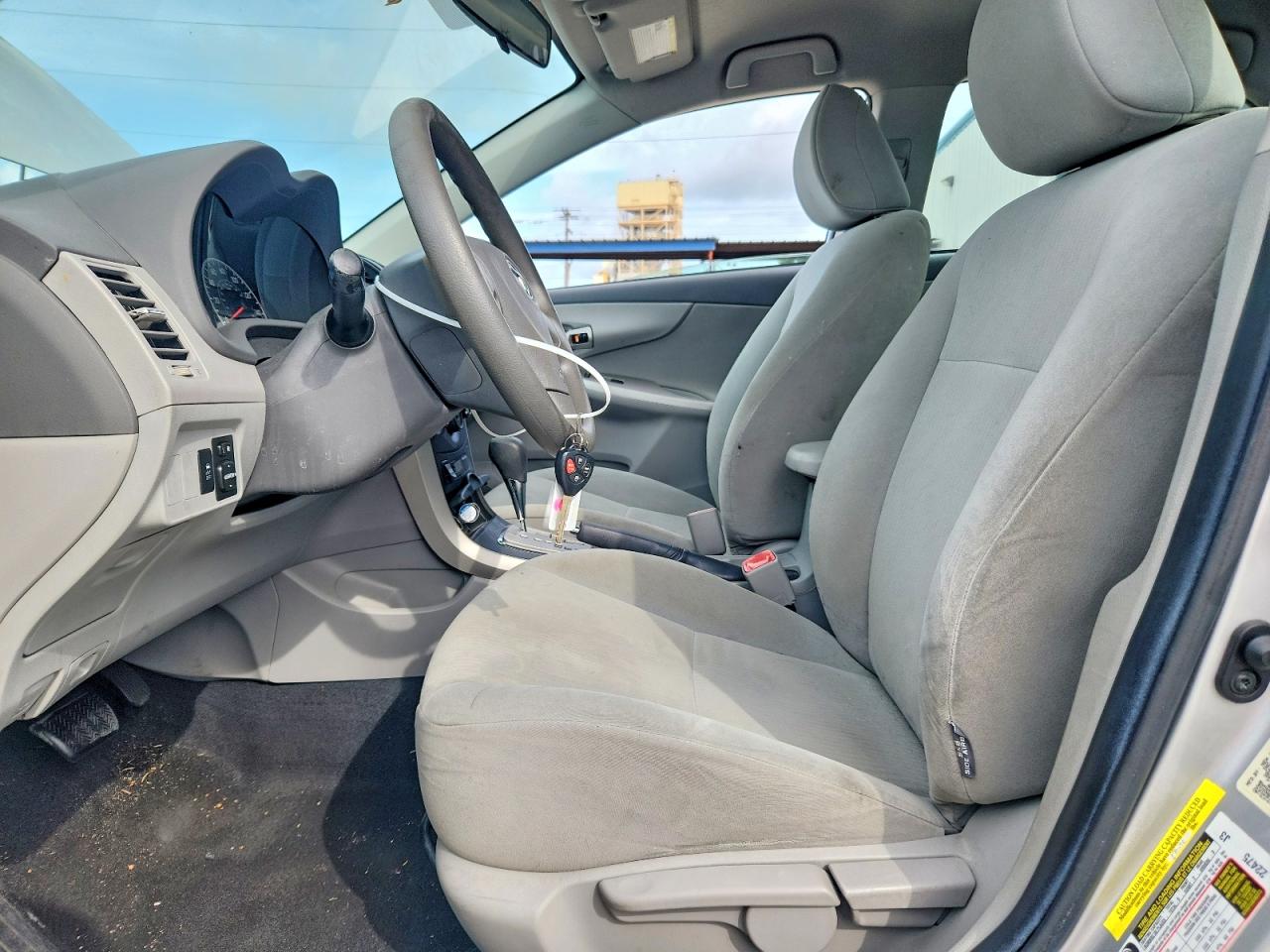 2010 Toyota Corolla Le Silver vin: 1NXBU4EE8AZ372913